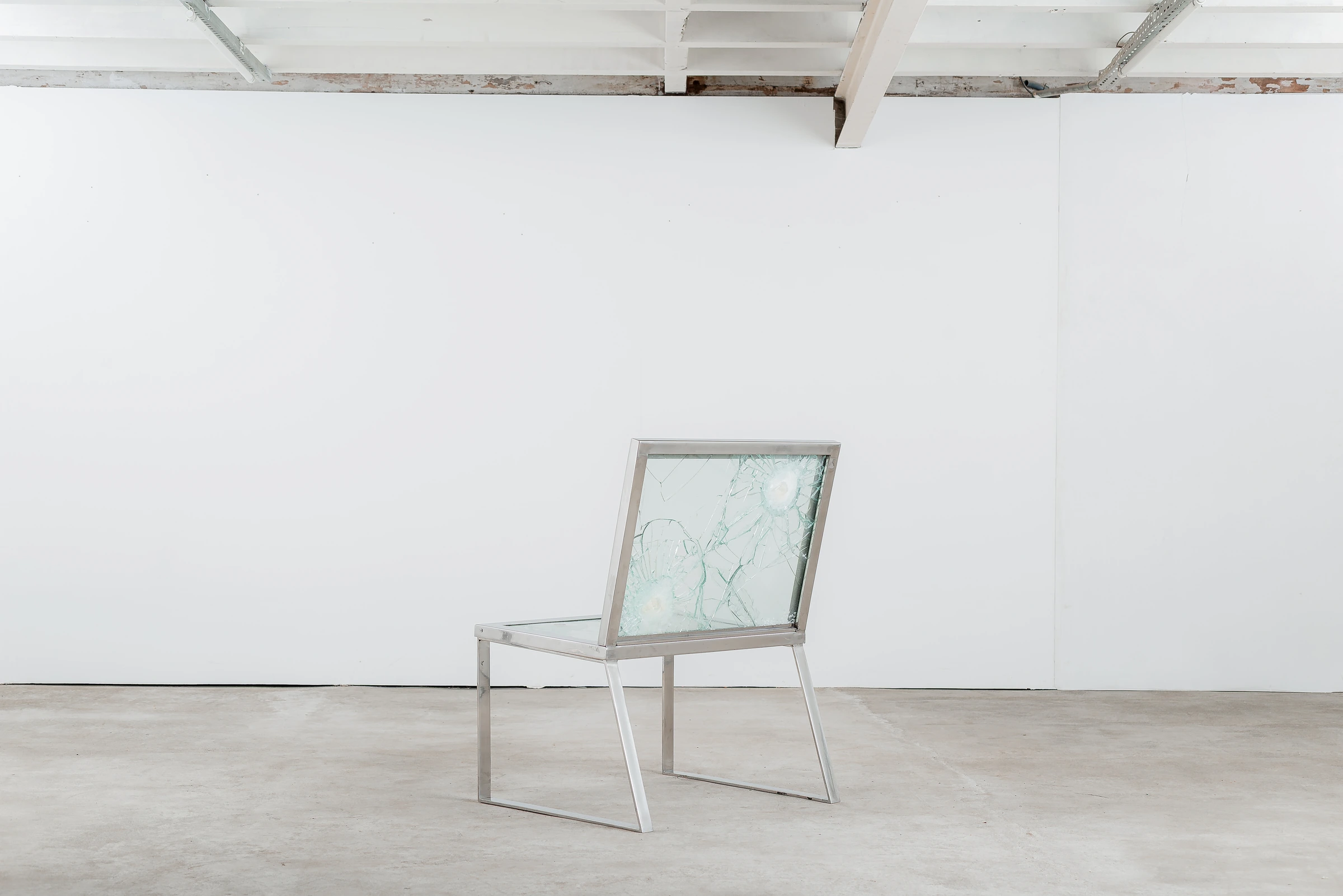 Bulletproof chair, Alê Jordão — photo 8