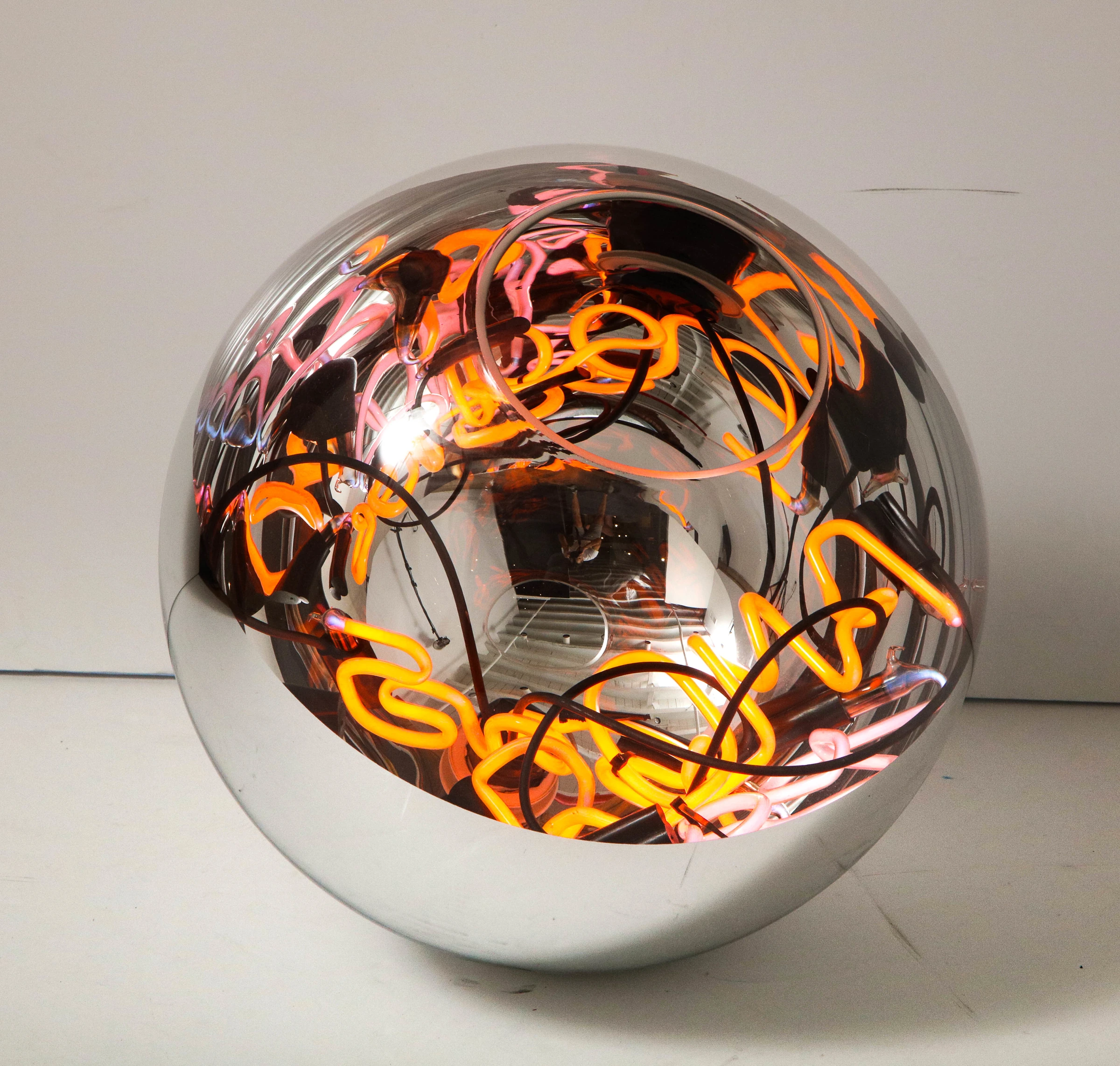 Floor lamp with neon lights, Alê Jordão — photo 2