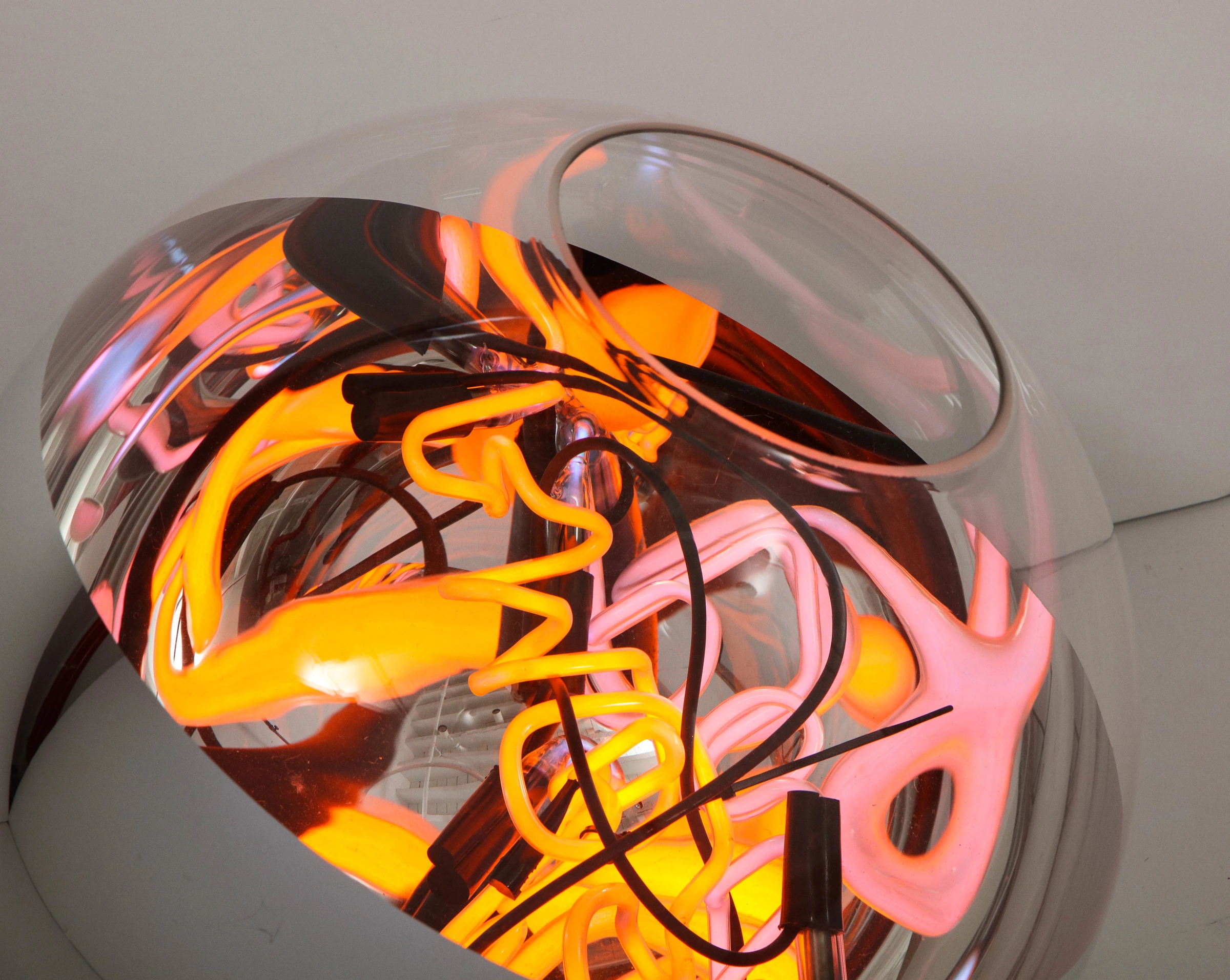 Floor lamp with neon lights, Alê Jordão — photo 10