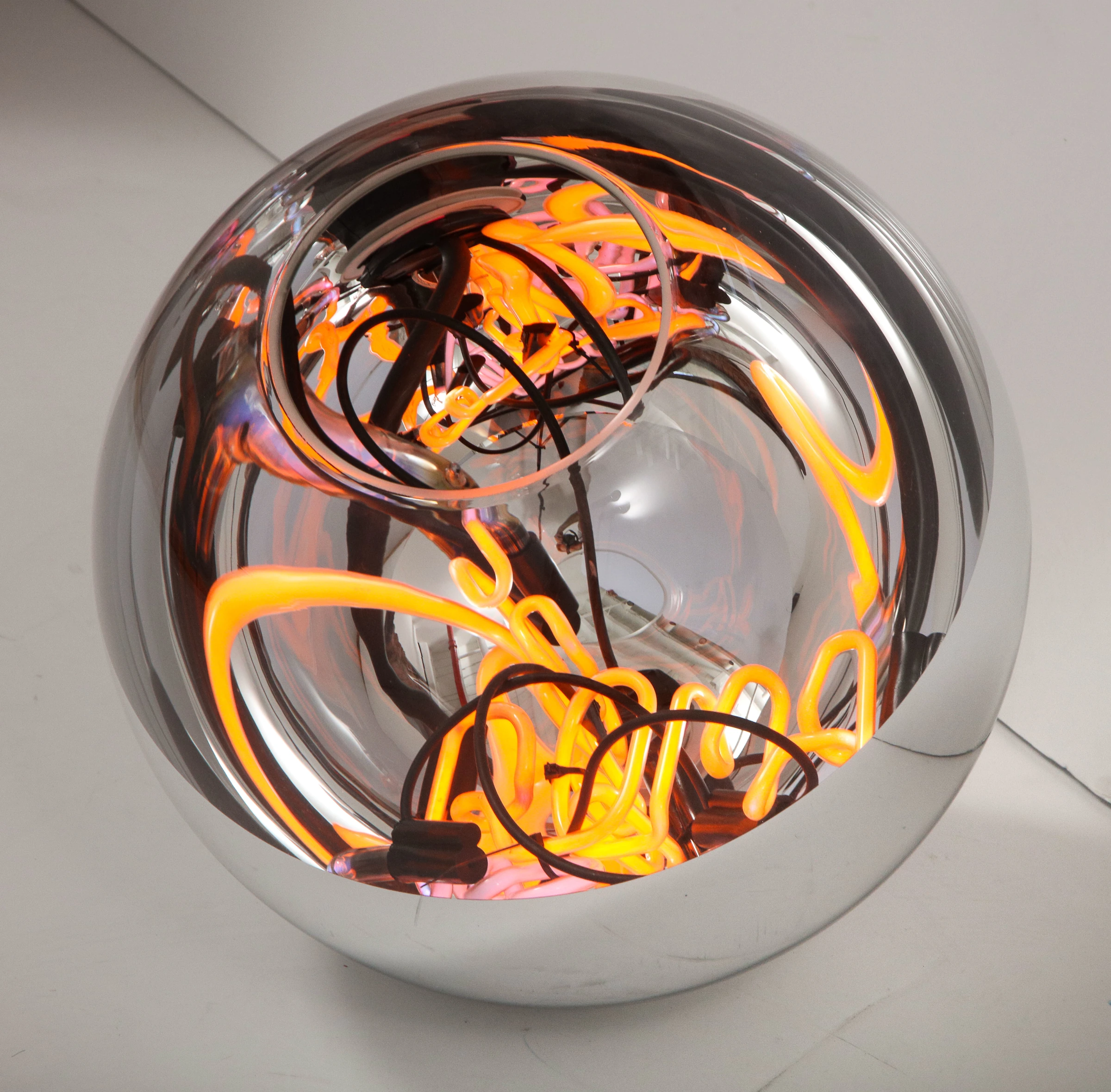 Floor lamp with neon lights, Alê Jordão — photo 13