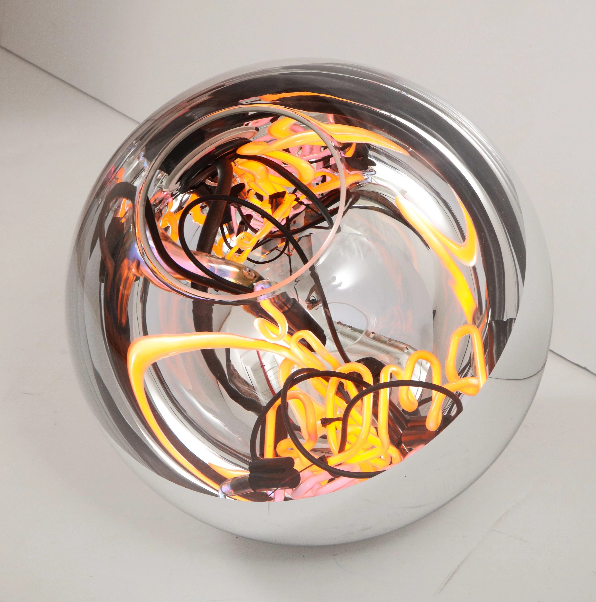Floor lamp with neon lights, Alê Jordão — photo 14