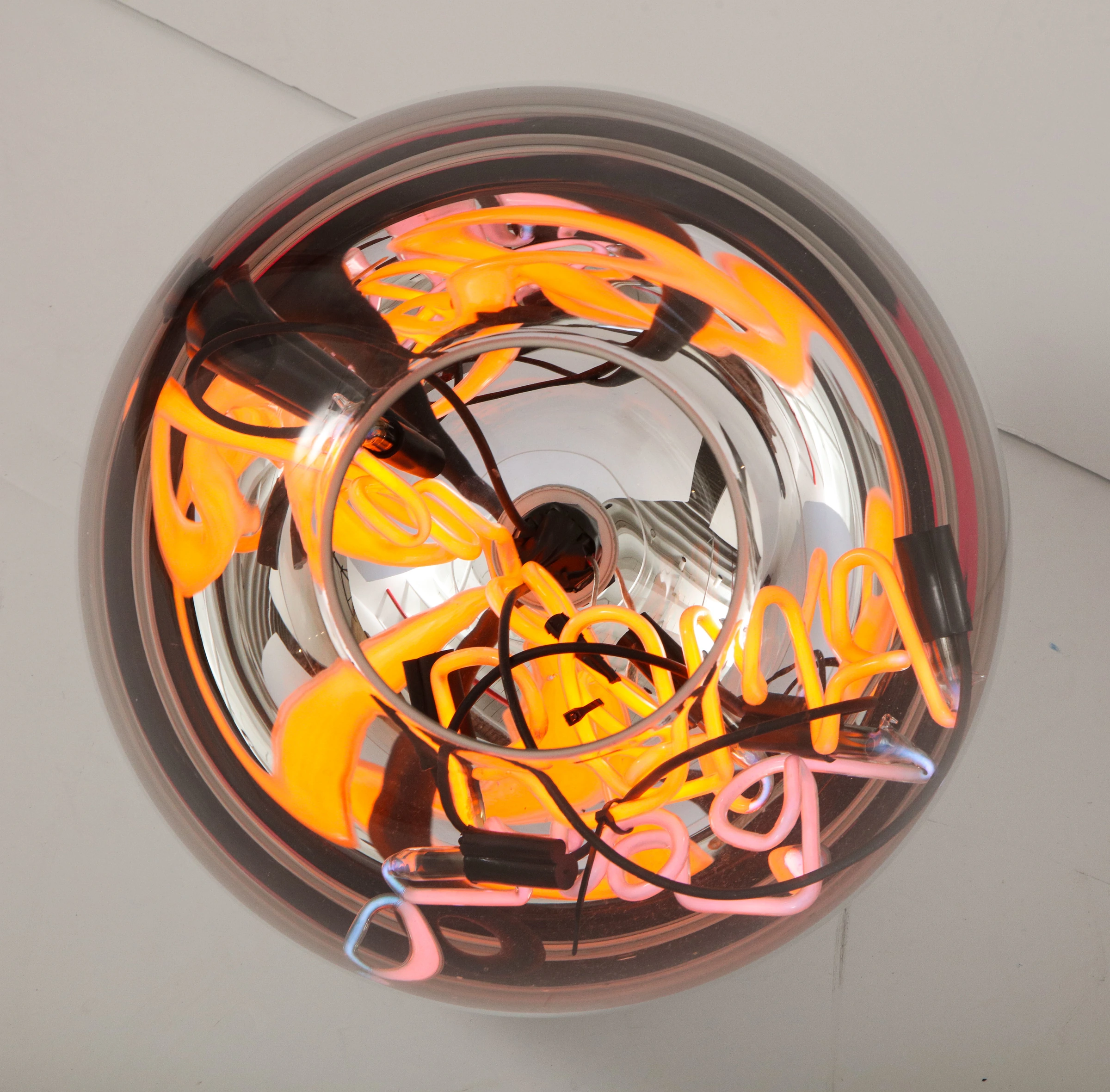 Floor lamp with neon lights, Alê Jordão — photo 15
