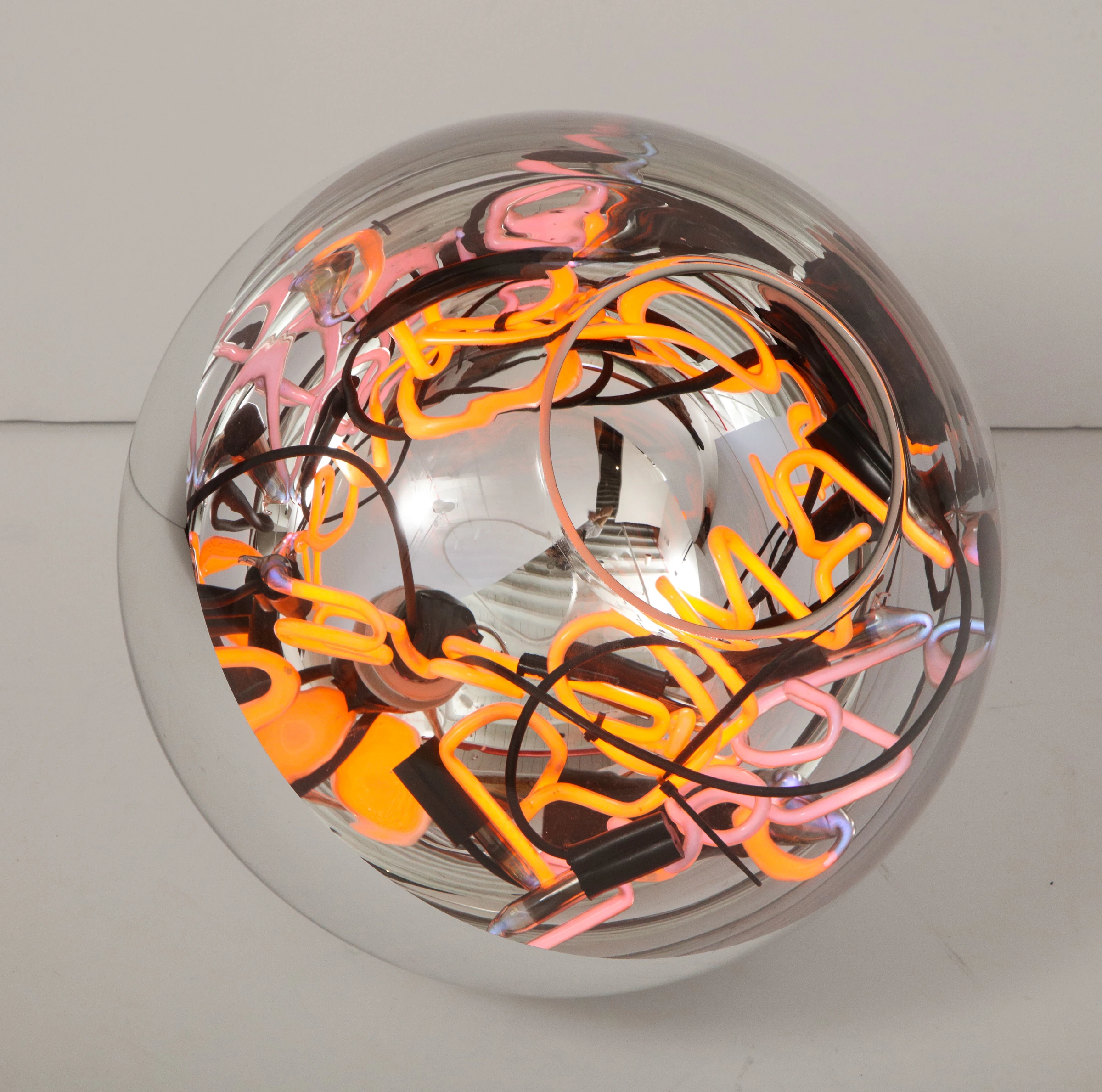 Floor lamp with neon lights, Alê Jordão — photo 16