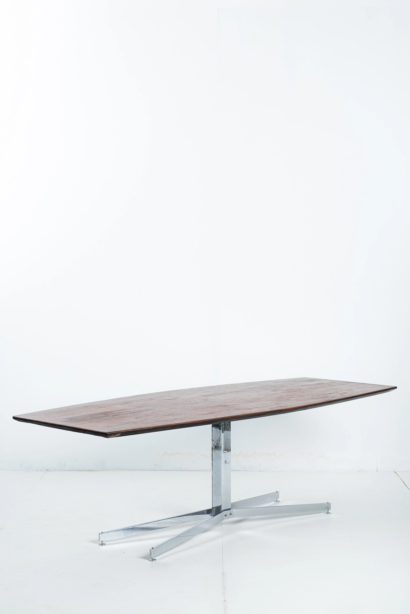 Metal table base — Carlo Hauner & Martin Eisler