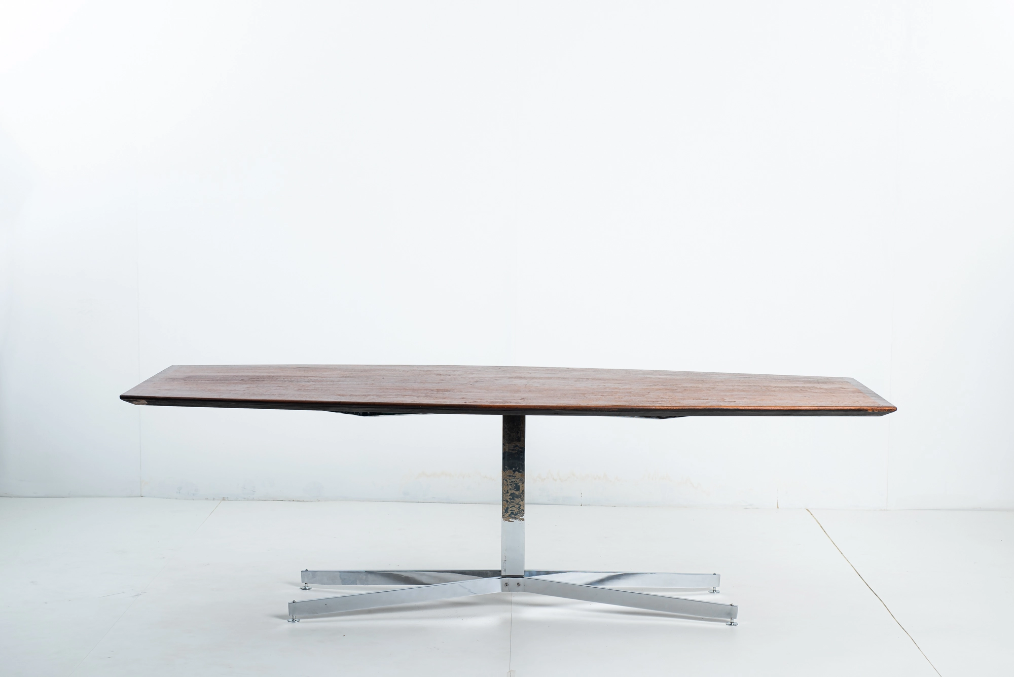 Metal table base