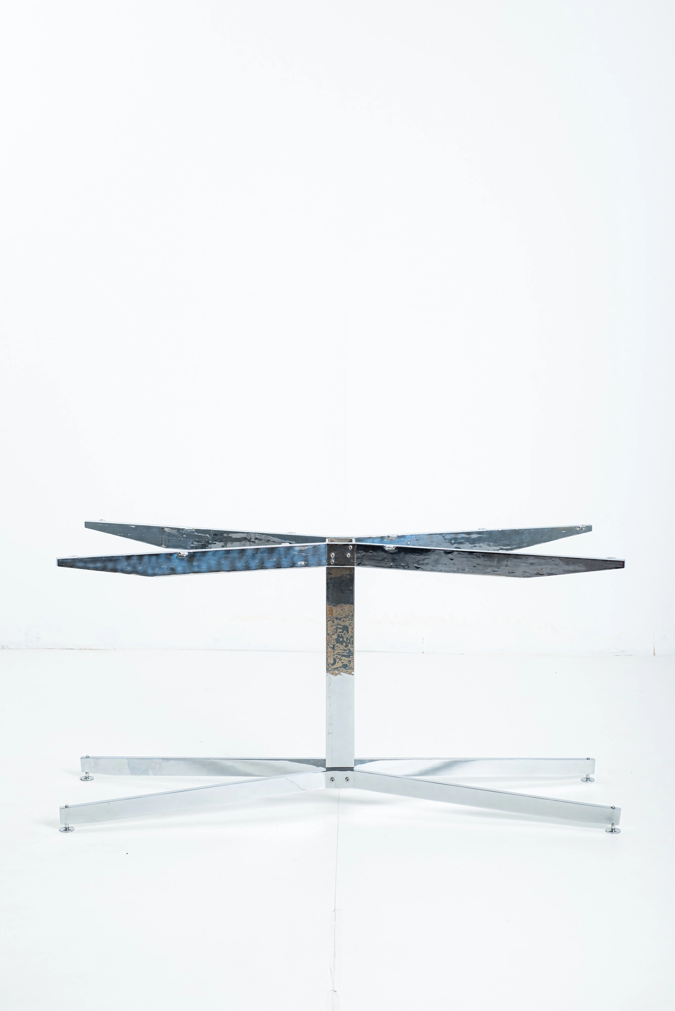 Metal table base, Carlo Hauner & Martin Eisler — photo 15