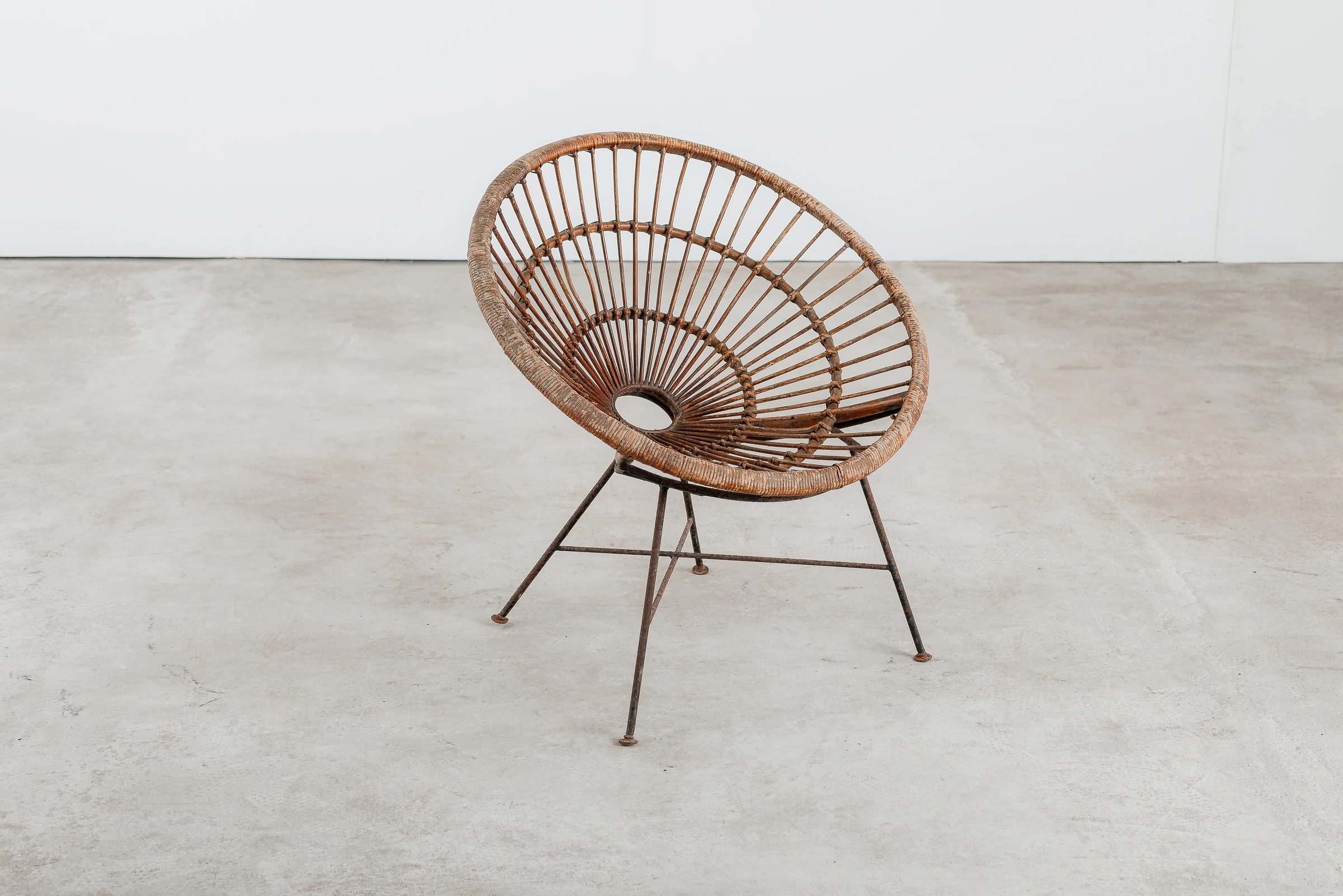 Wicker round armchair, Carlo Hauner & Martin Eisler — photo 4
