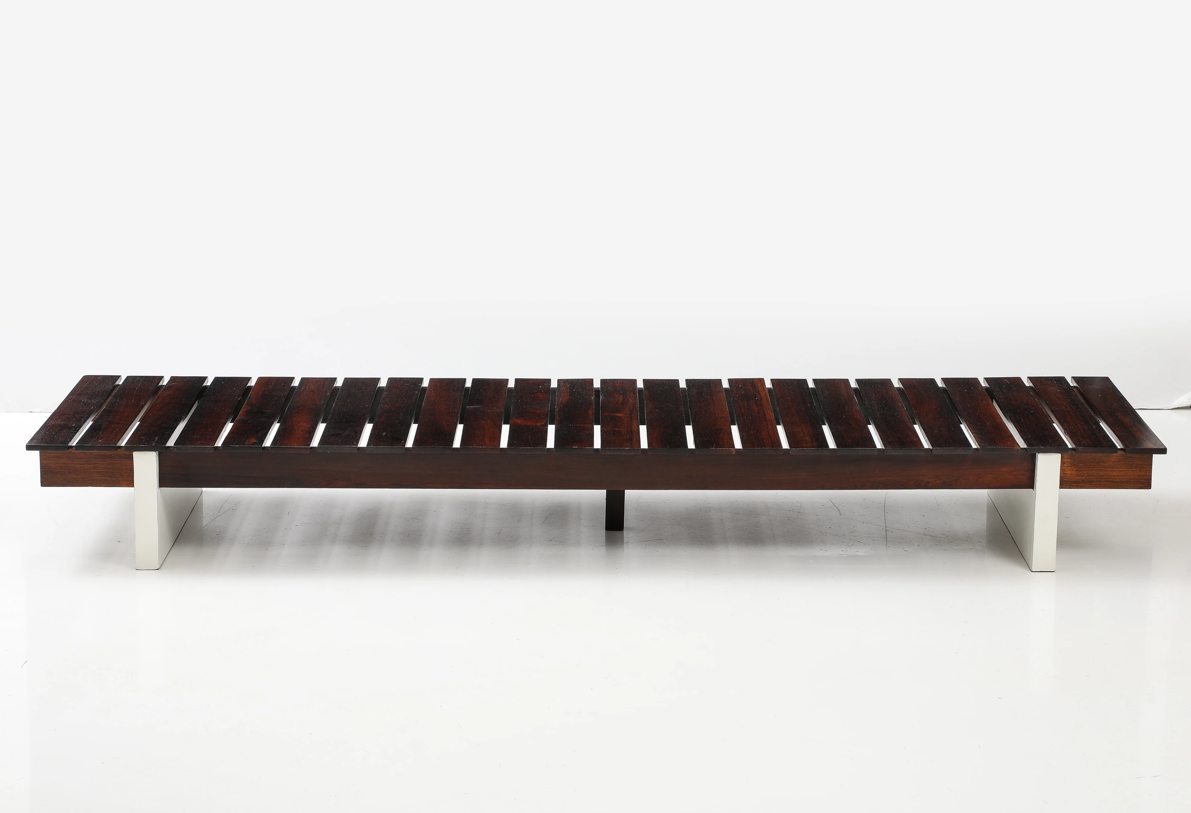 Bench, Celina Decorações — photo 2