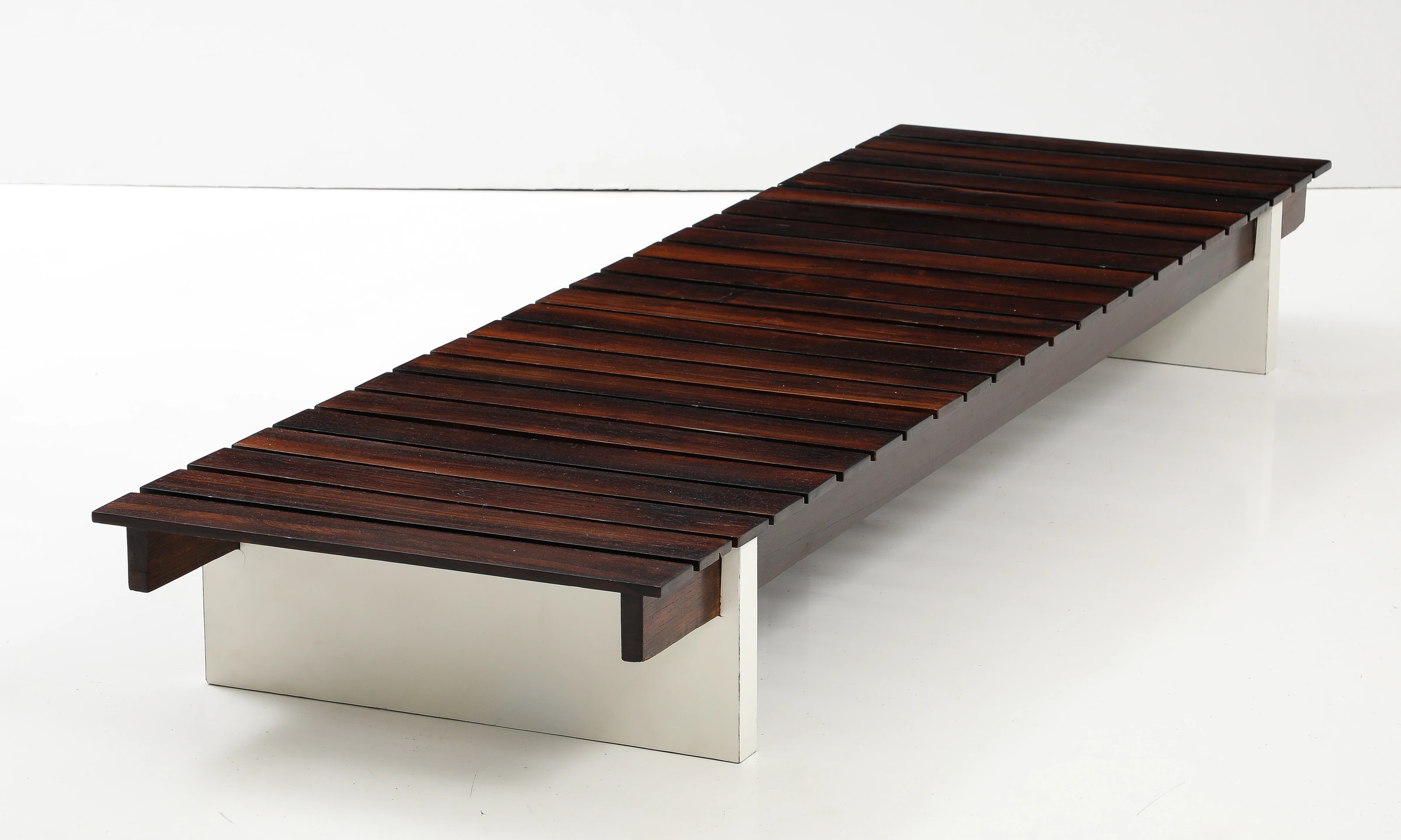 Bench, Celina Decorações — photo 4