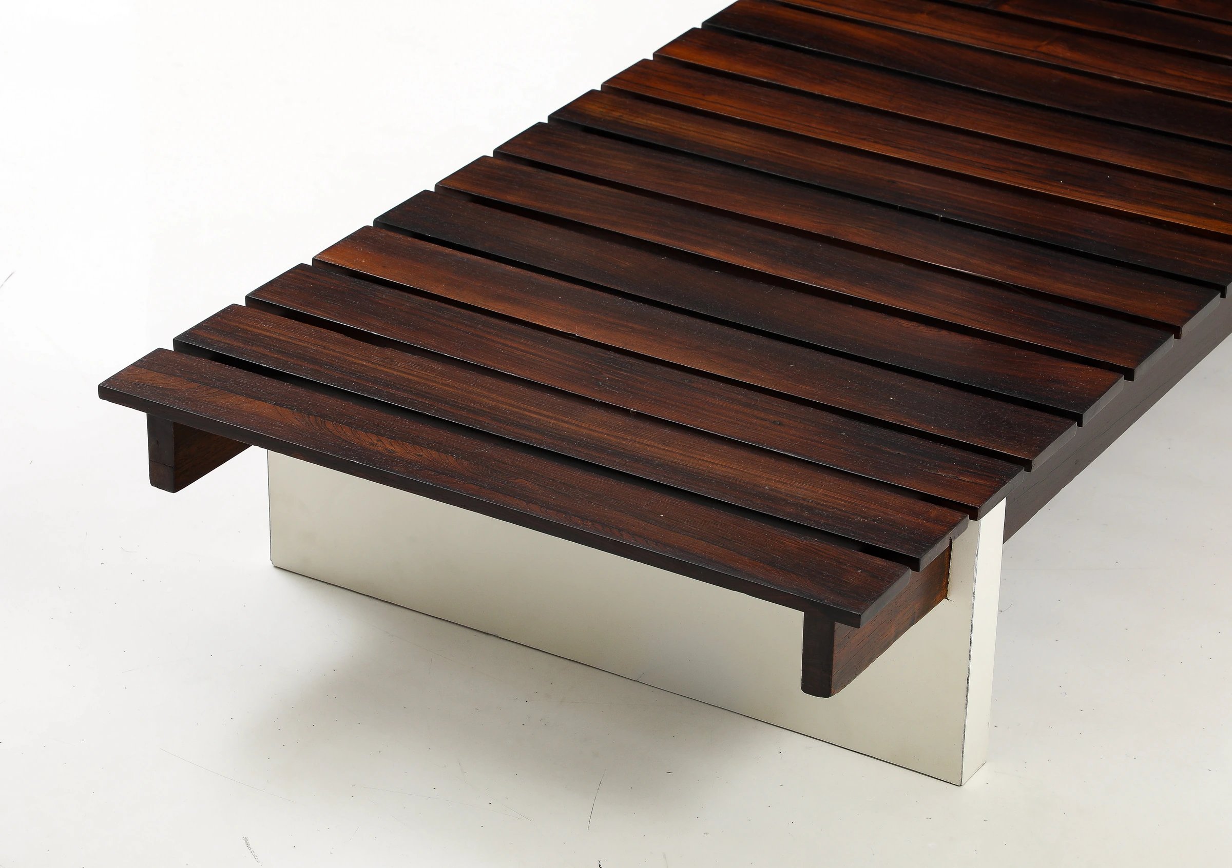 Bench, Celina Decorações — photo 11