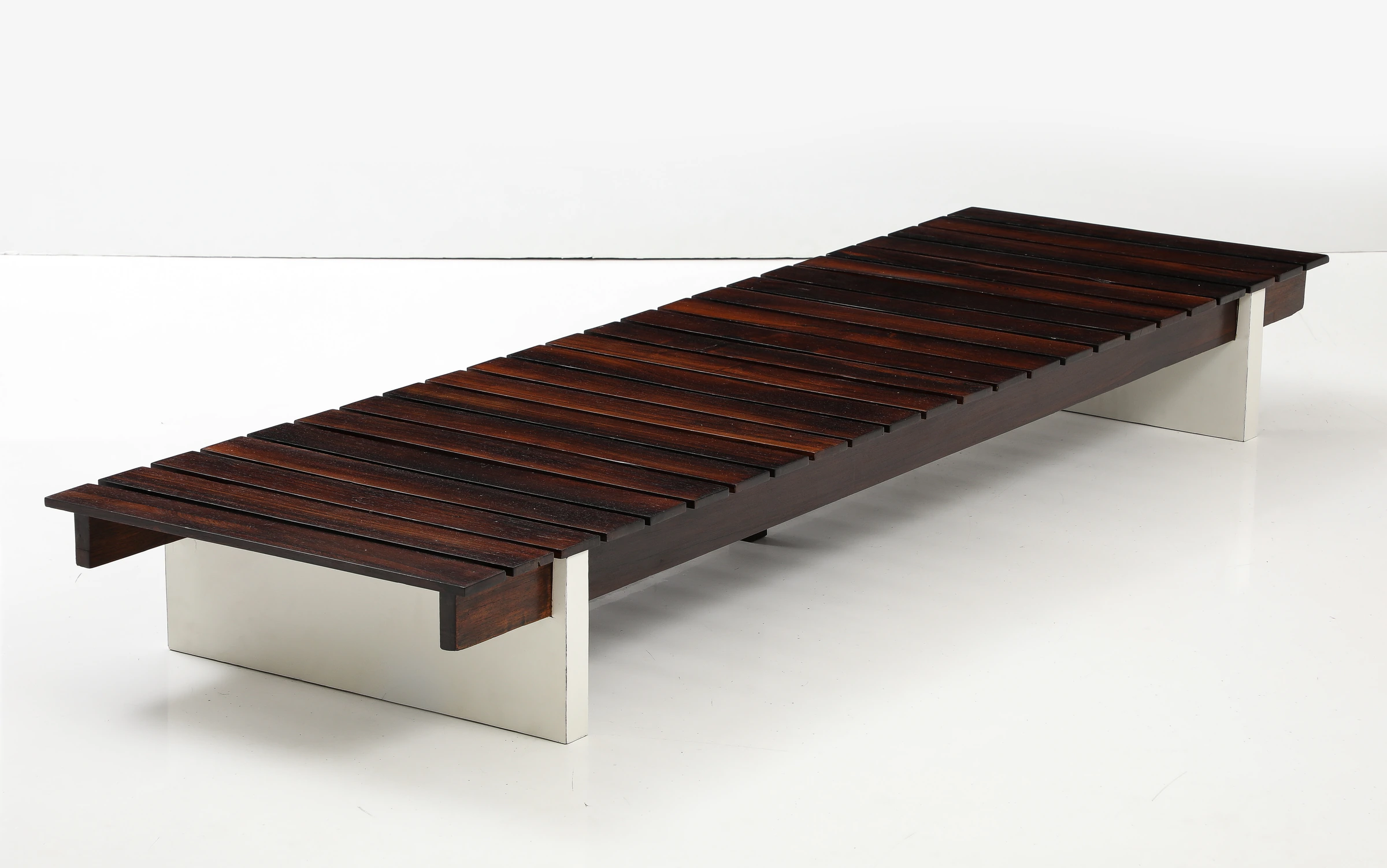 Bench, Celina Decorações — photo 13