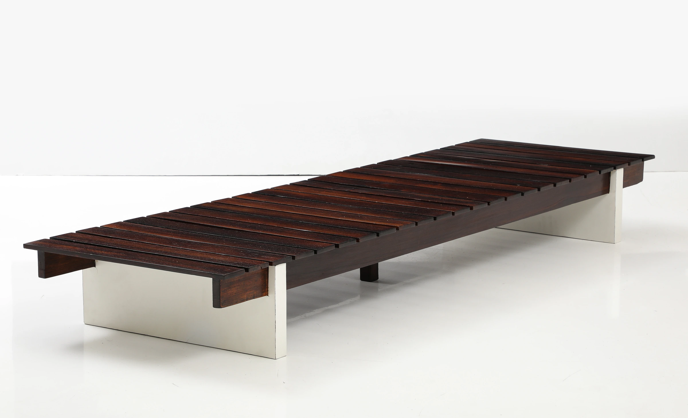 Bench, Celina Decorações — photo 15