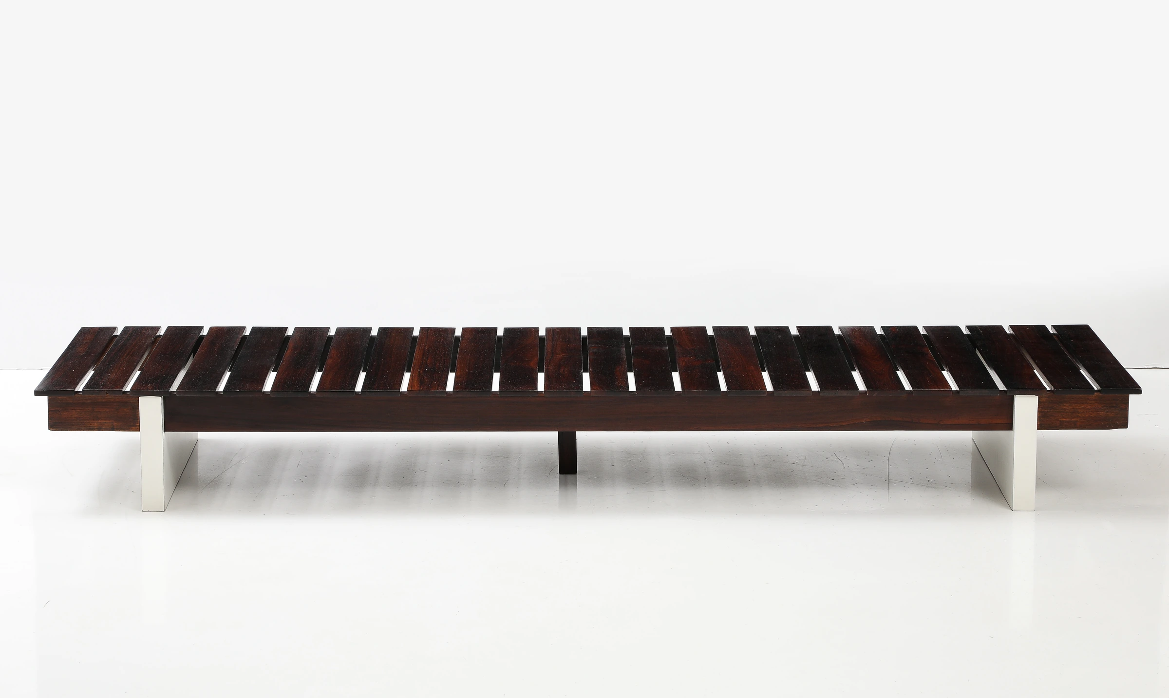 Bench, Celina Decorações — photo 16