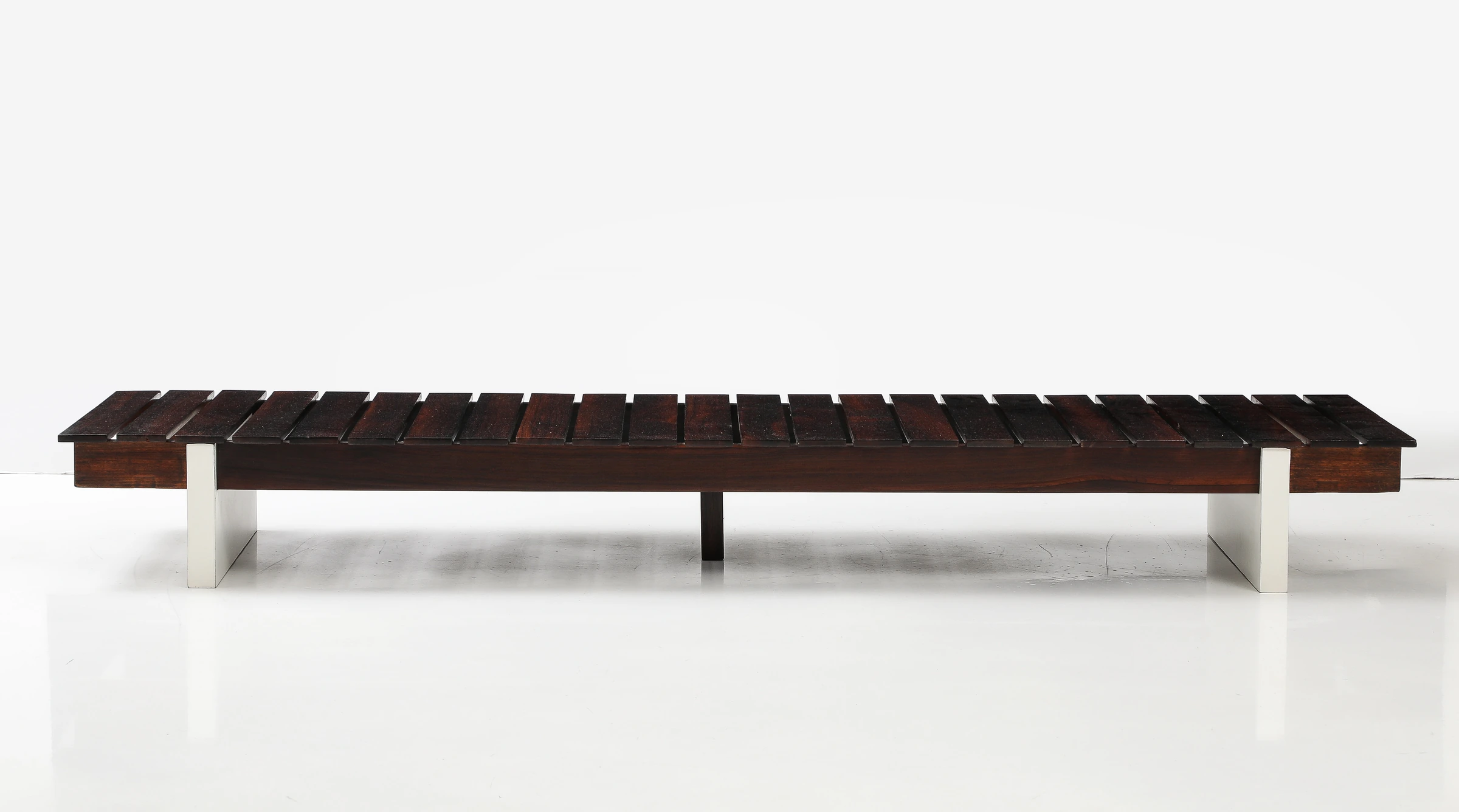 Bench, Celina Decorações — photo 17