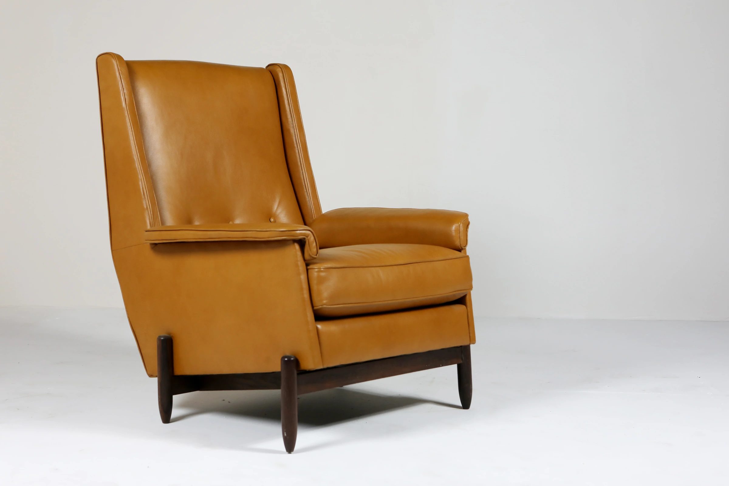Celina Zilberberg armchair — Celina Decorações