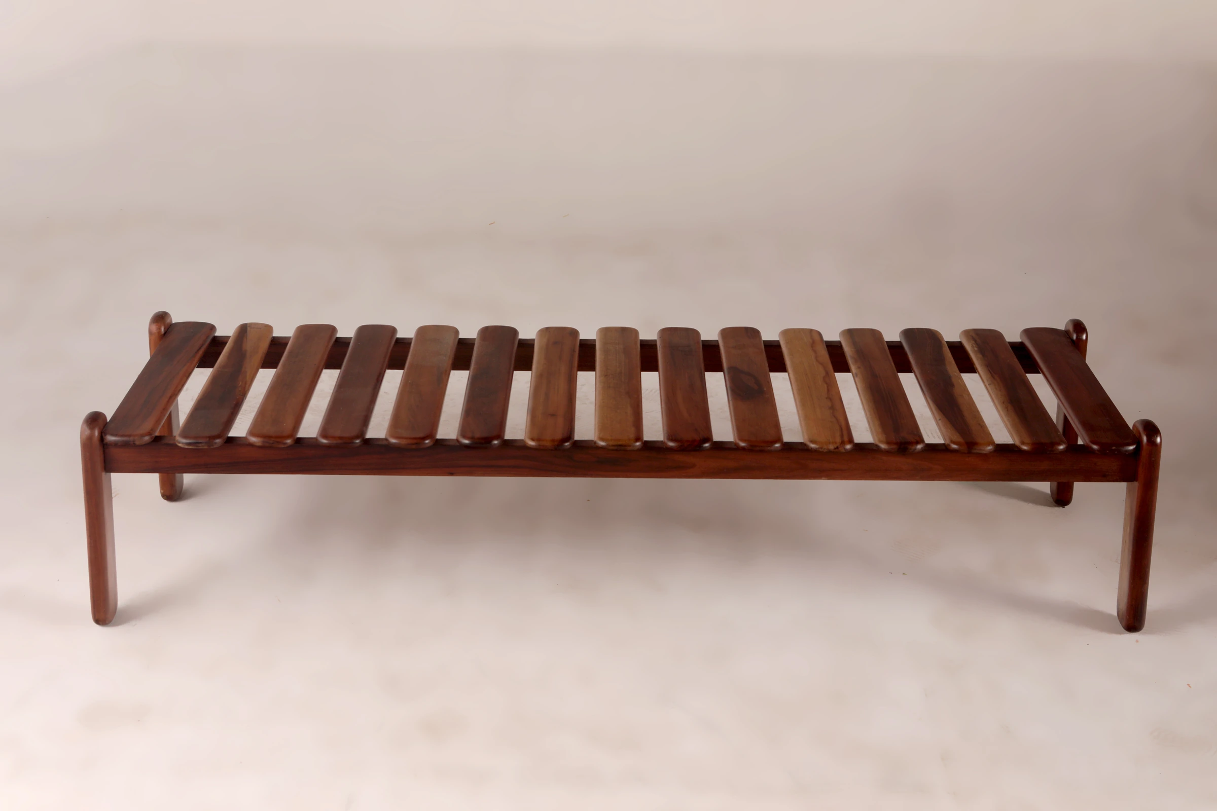 Slatted bench, Celina Decorações — photo 3