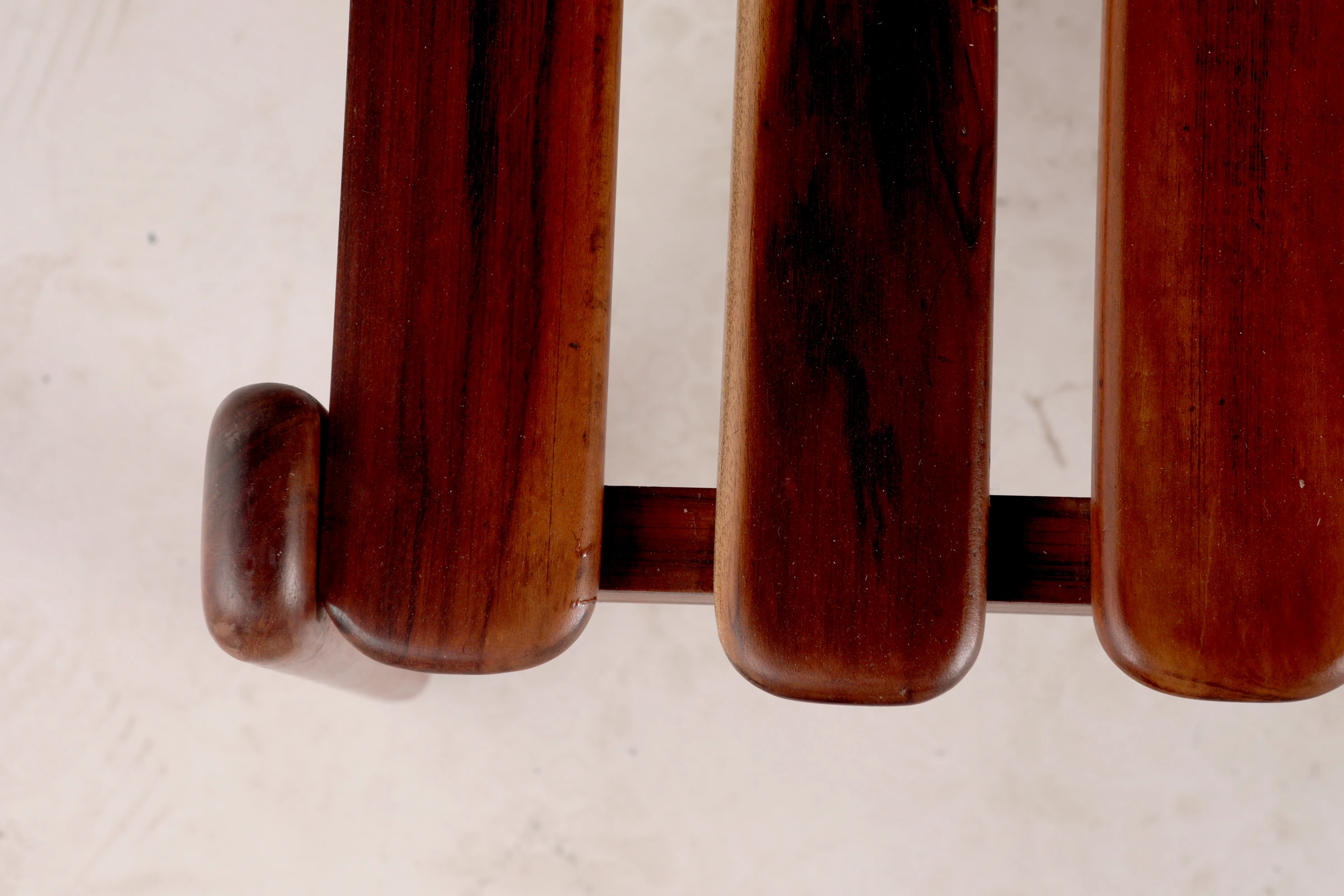Slatted bench, Celina Decorações — photo 5