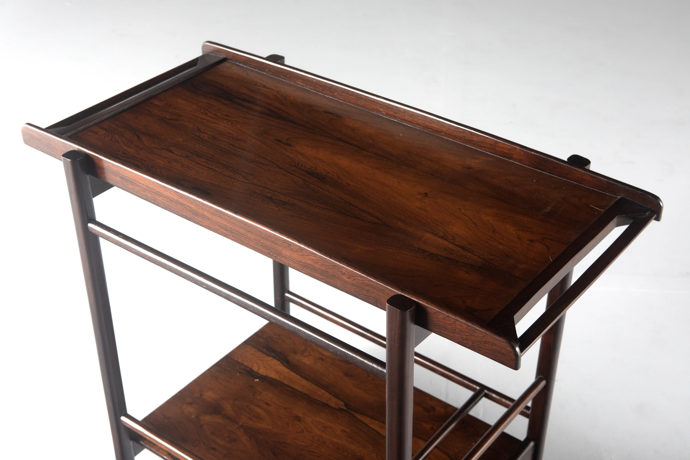 Tea cart, Celina Decorações — photo 8