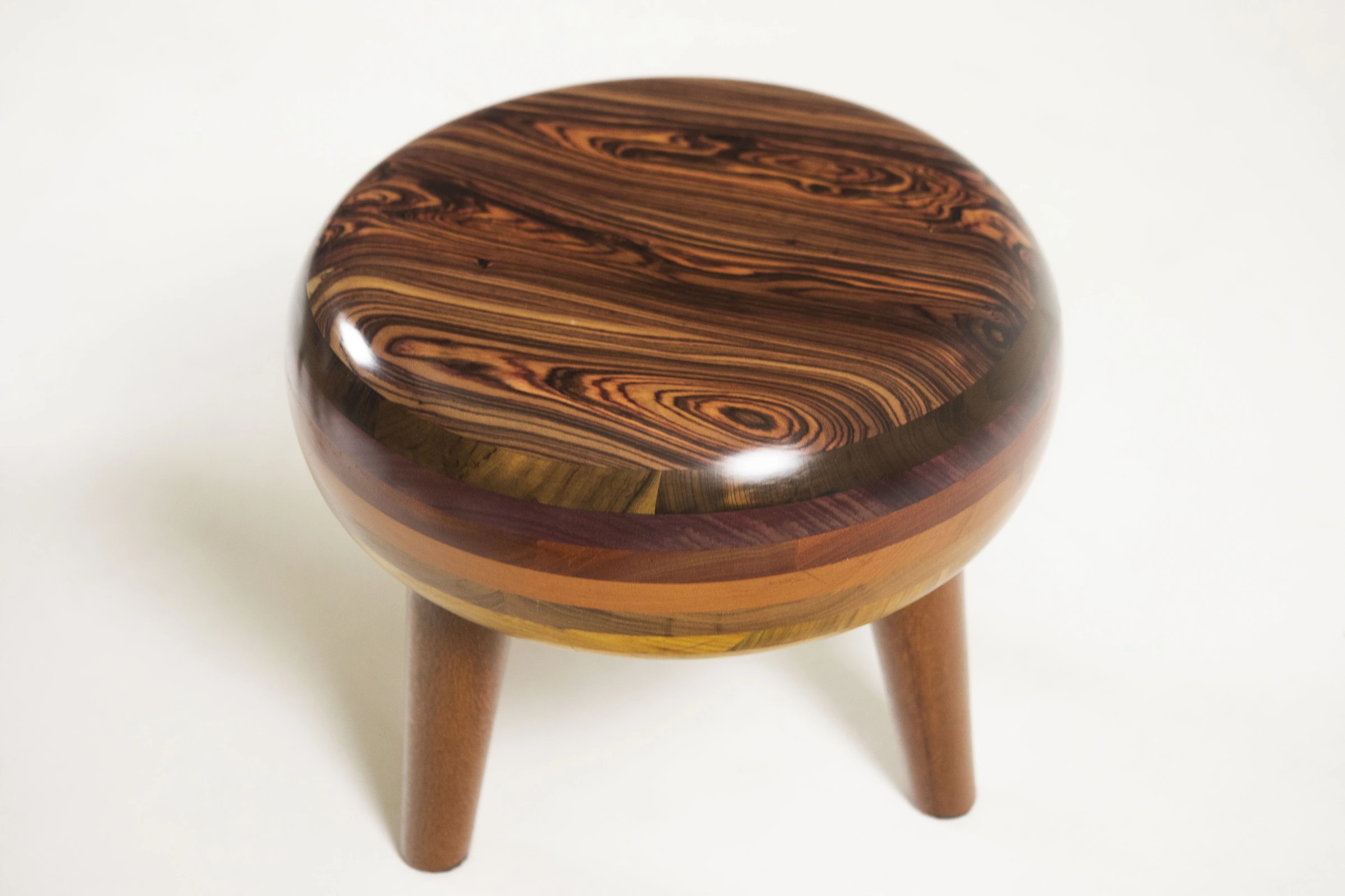 Buati stools, DJ Papagaio — photo 4