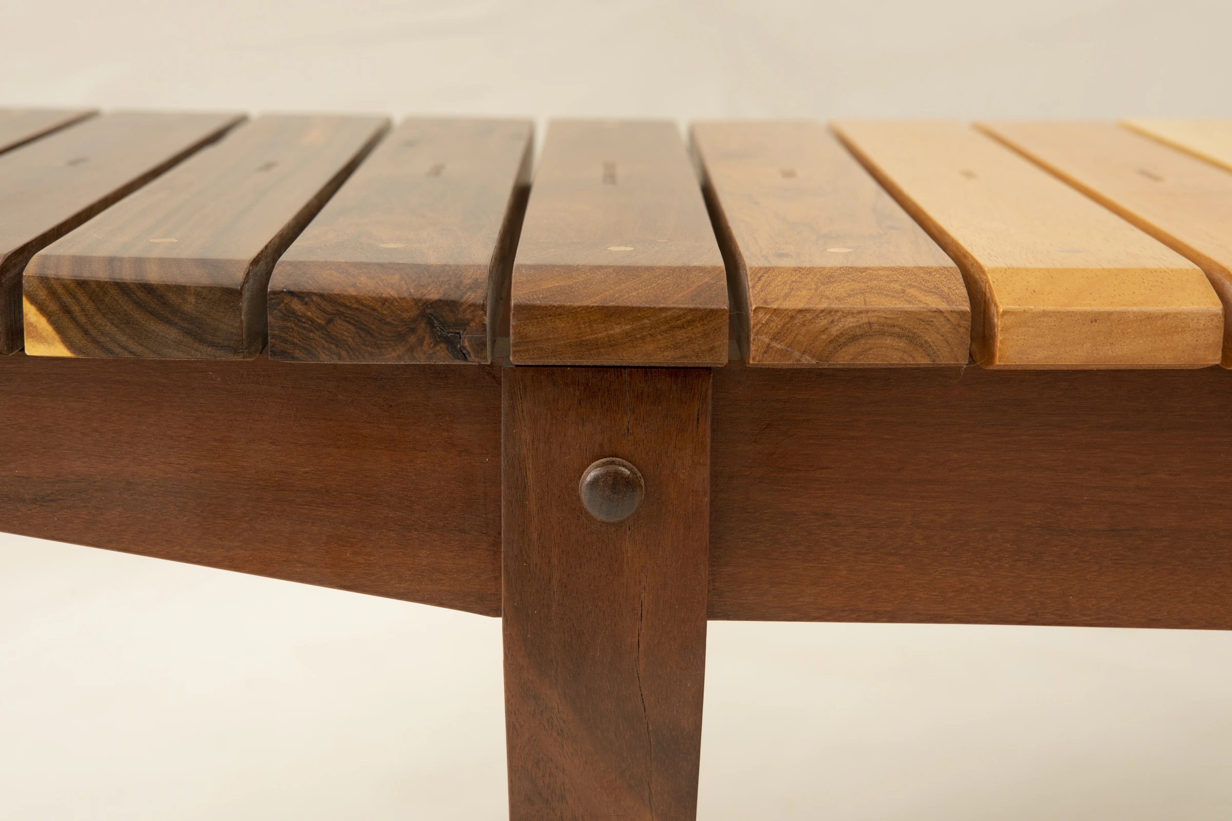 Xiloteca S-12 bench, DJ Papagaio — photo 2