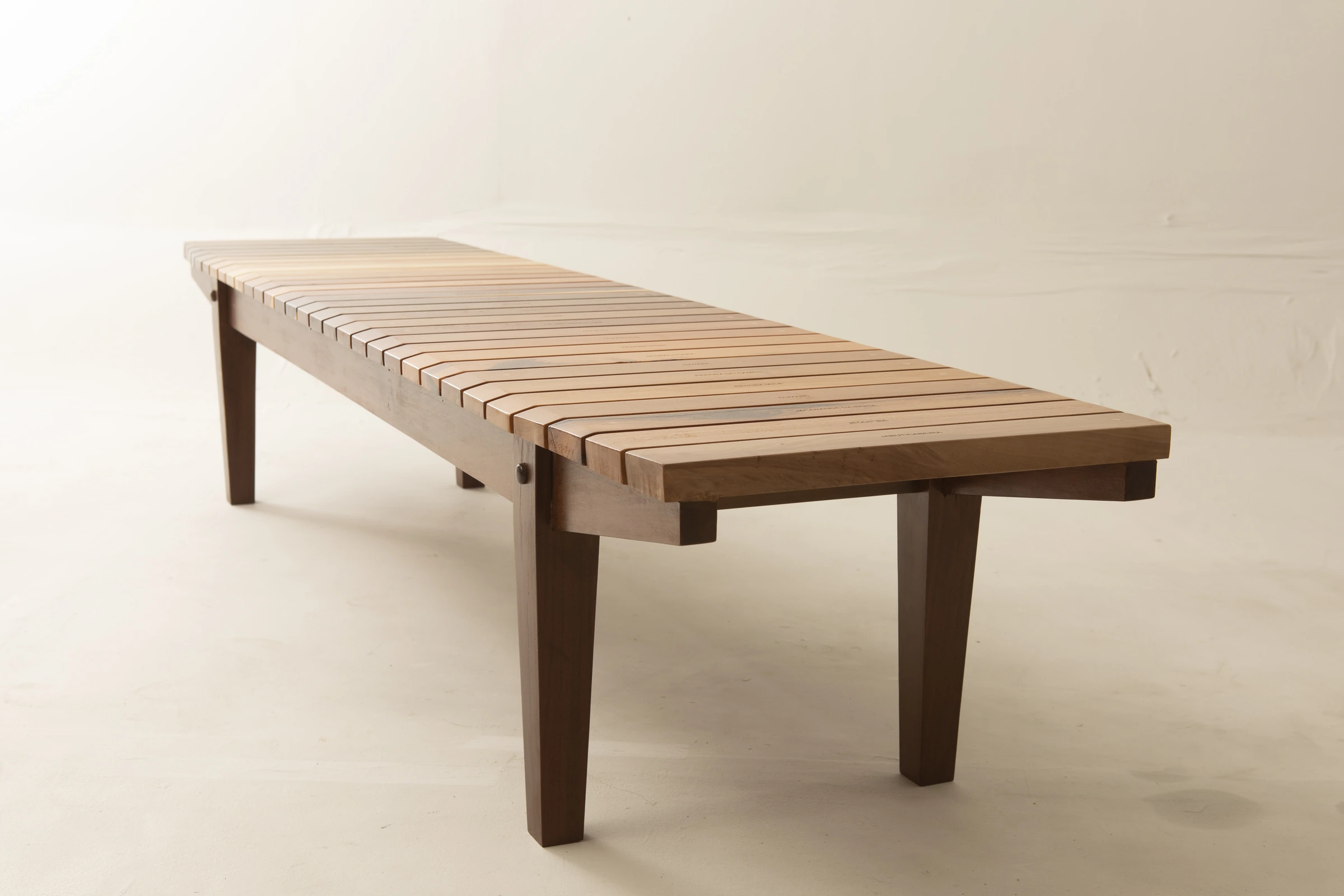 Xiloteca S-12 bench, DJ Papagaio — photo 5