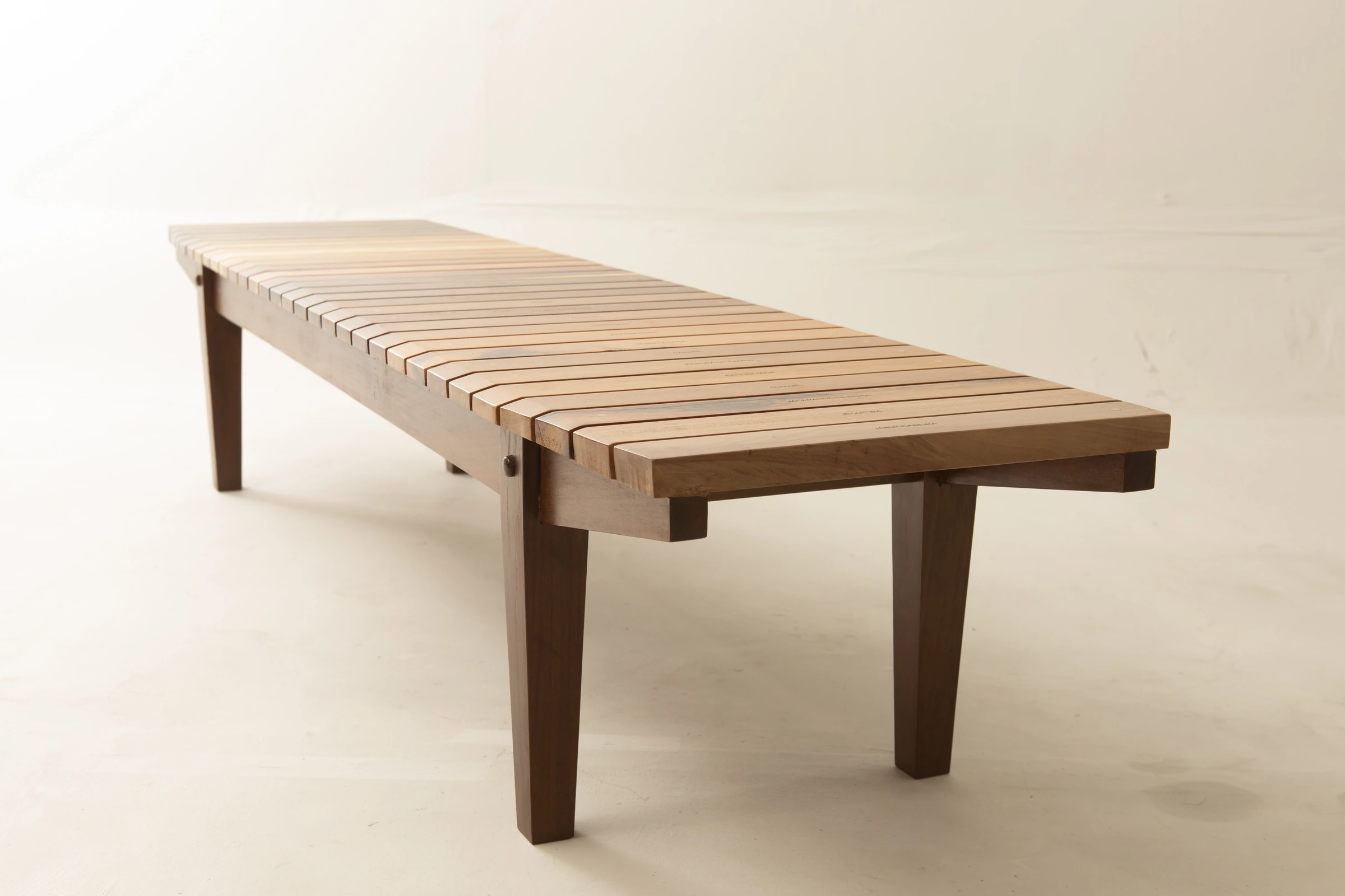 Xiloteca S-12 bench, DJ Papagaio — photo 6