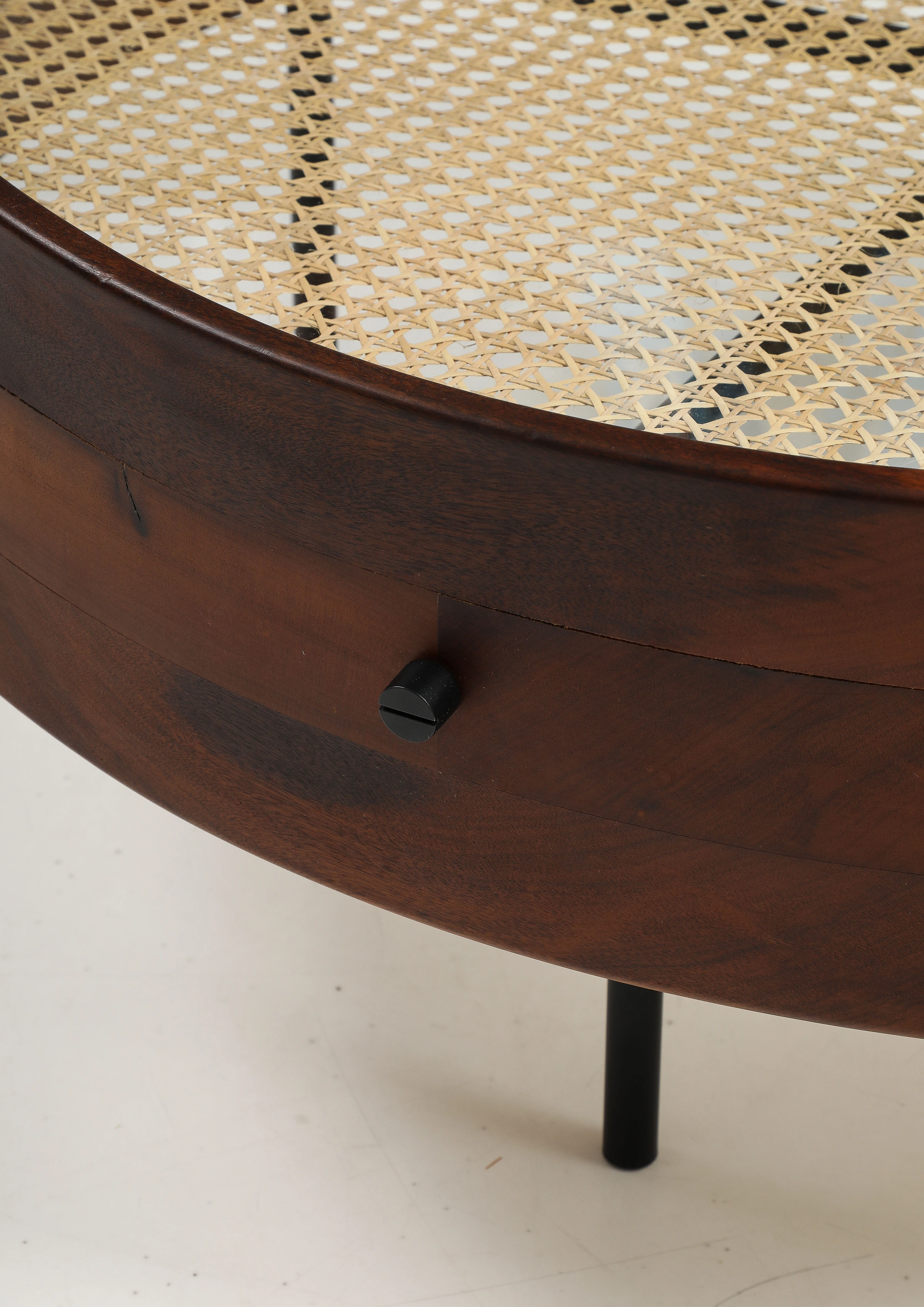 Bernardo round center table, Gustavo Bittencourt — photo 10
