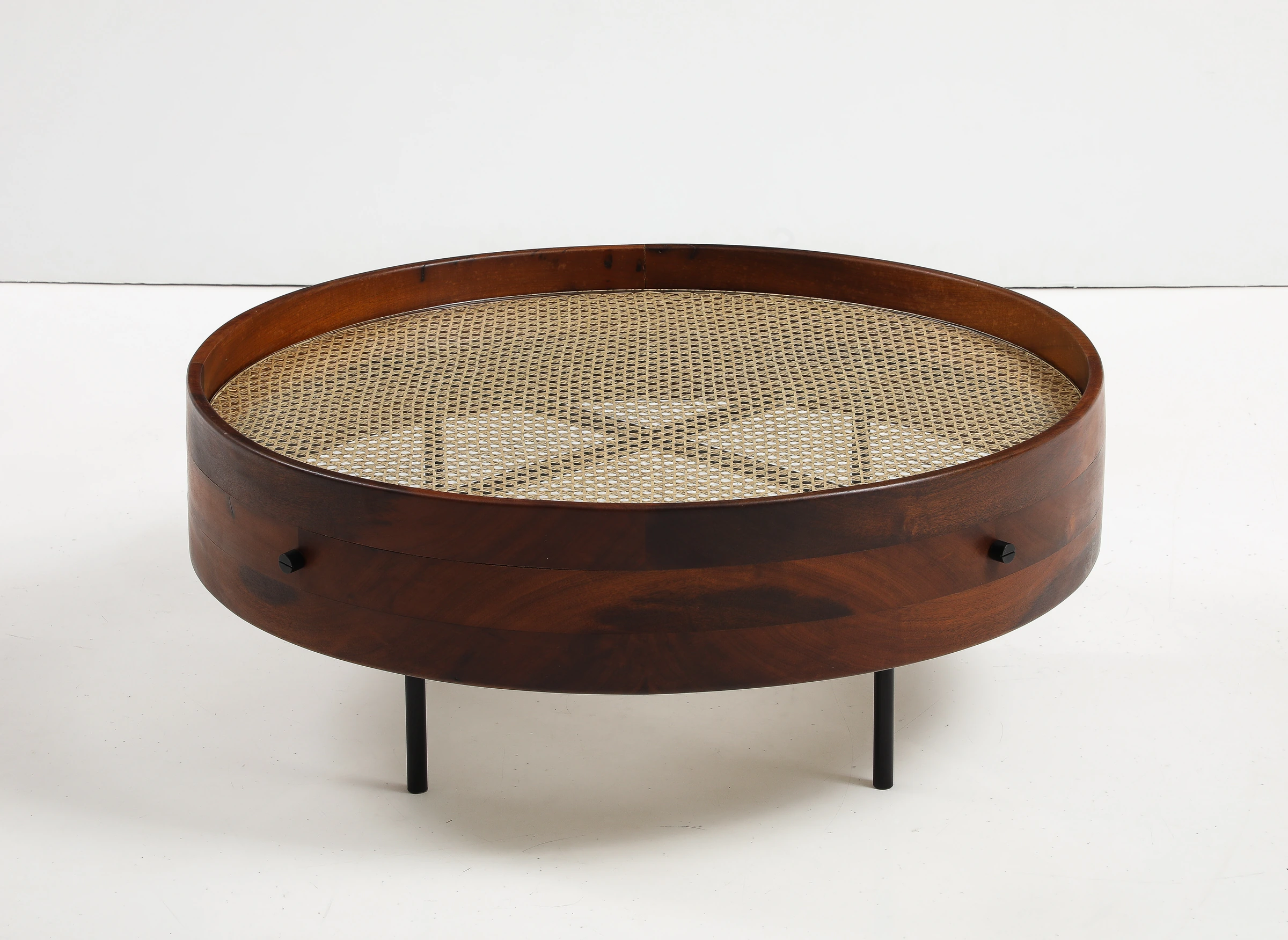 Bernardo round center table, Gustavo Bittencourt — photo 11