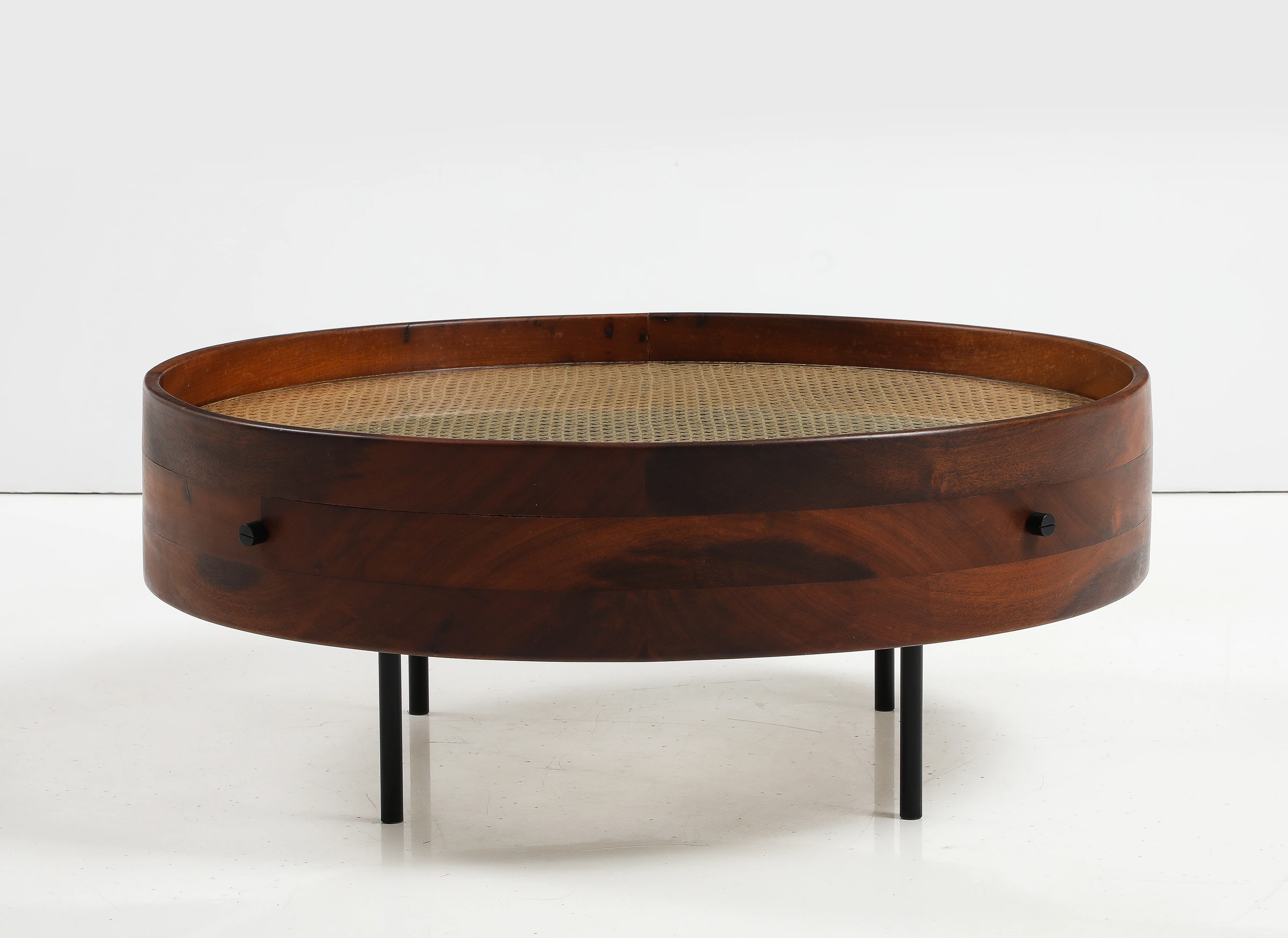 Bernardo round center table, Gustavo Bittencourt — photo 13