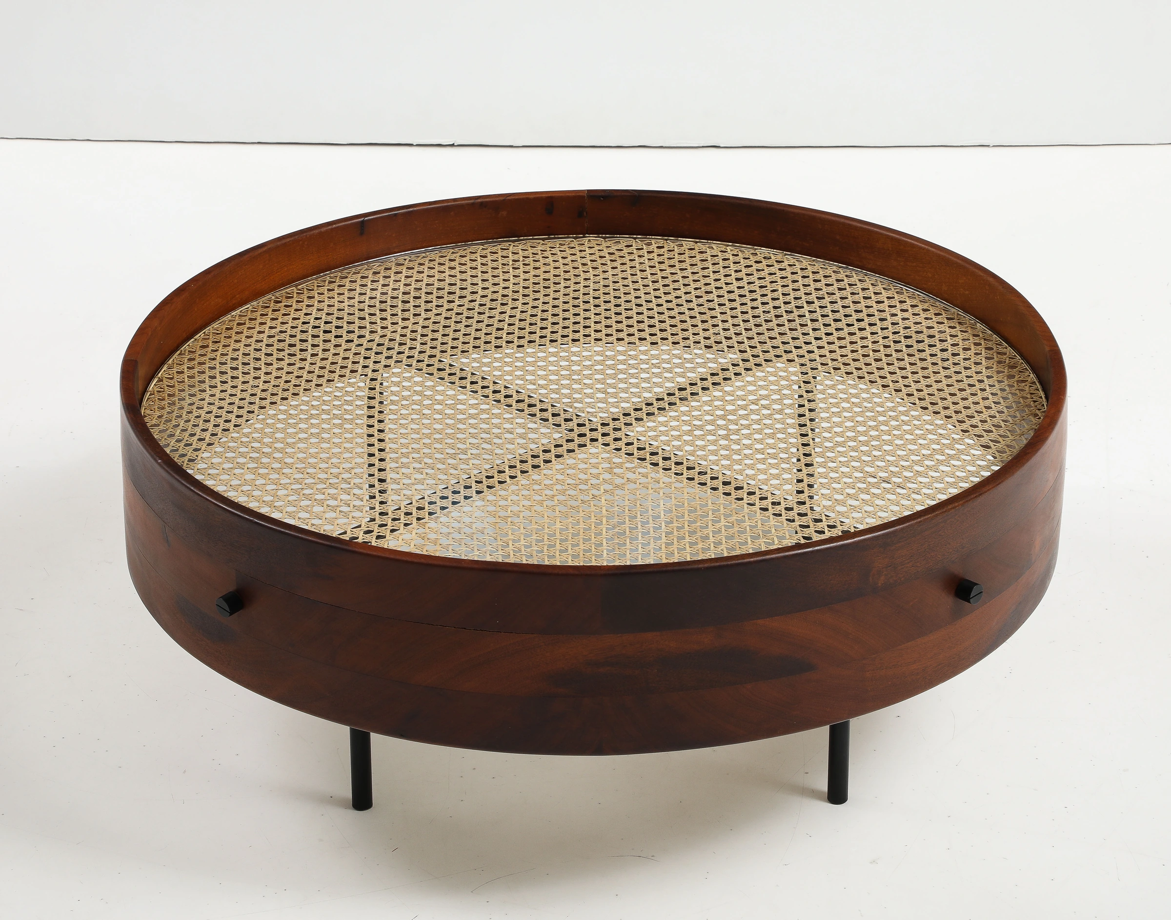 Bernardo round center table, Gustavo Bittencourt — photo 14