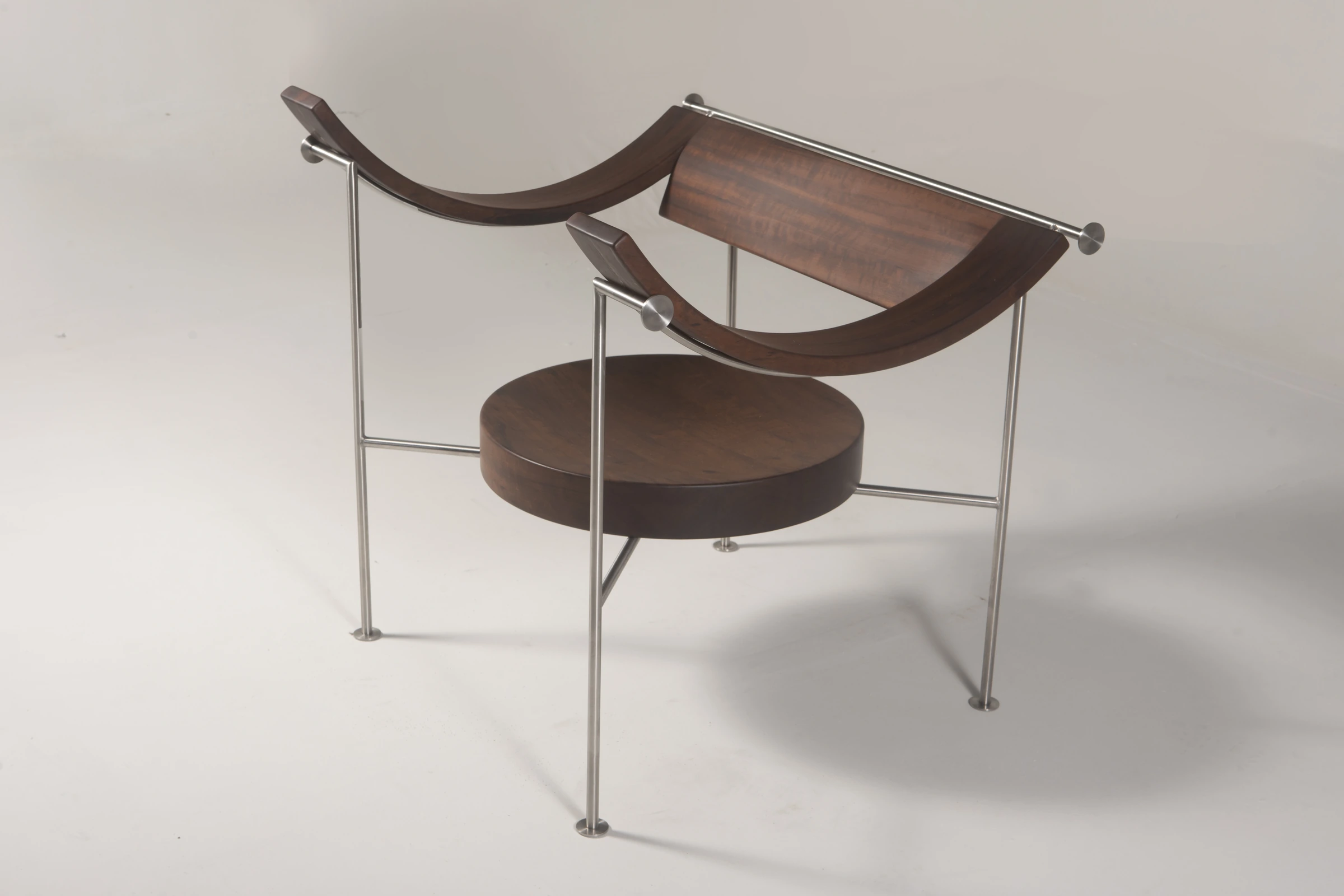 Marfim armchair — Gustavo Bittencourt