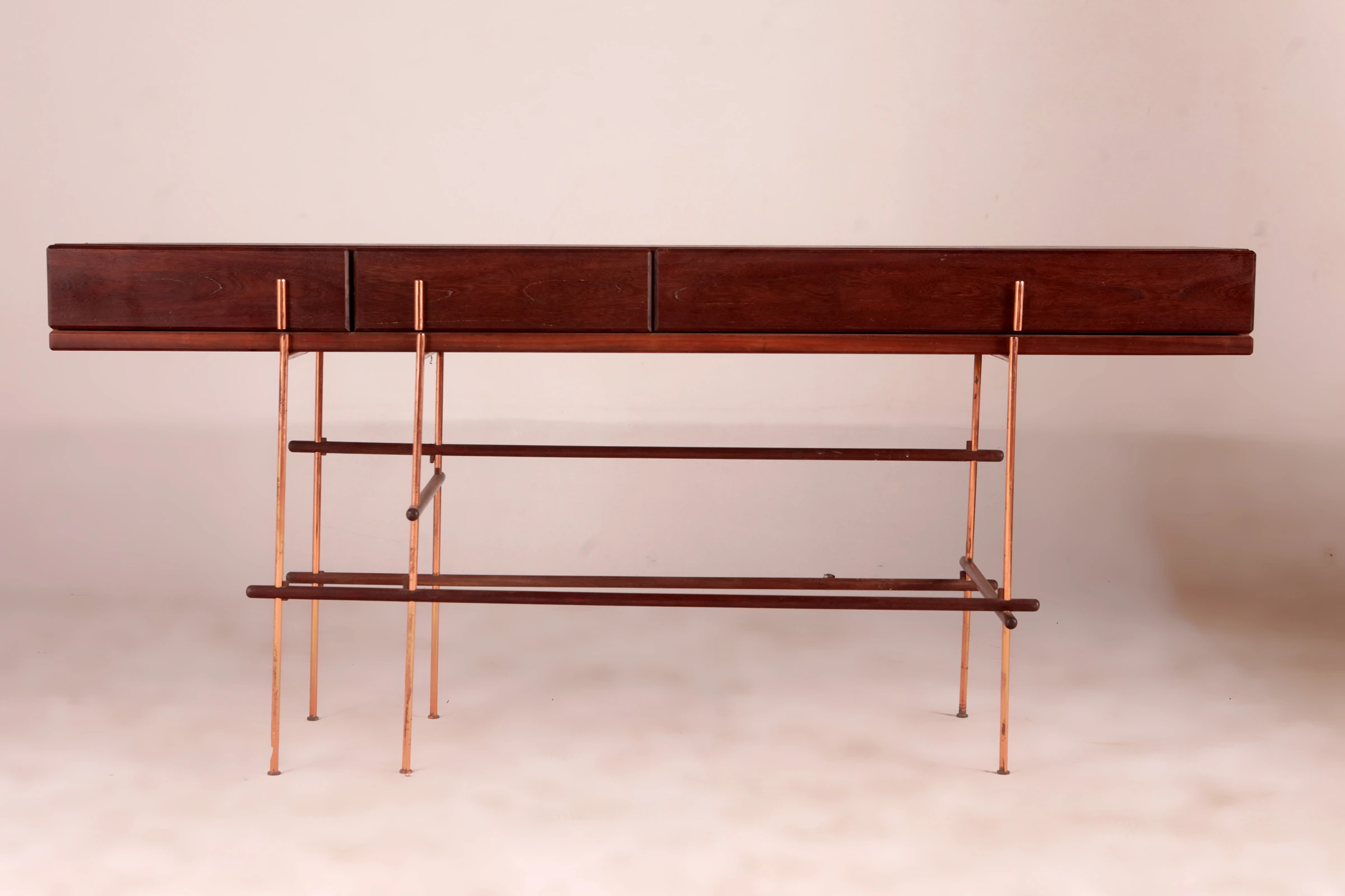 VERGA sideboard — Gustavo Bittencourt