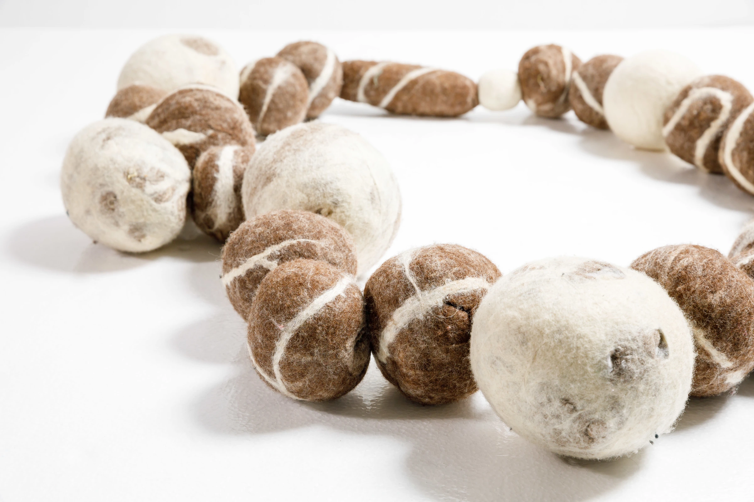 Achego wool necklace, Inês Schertel — photo 4