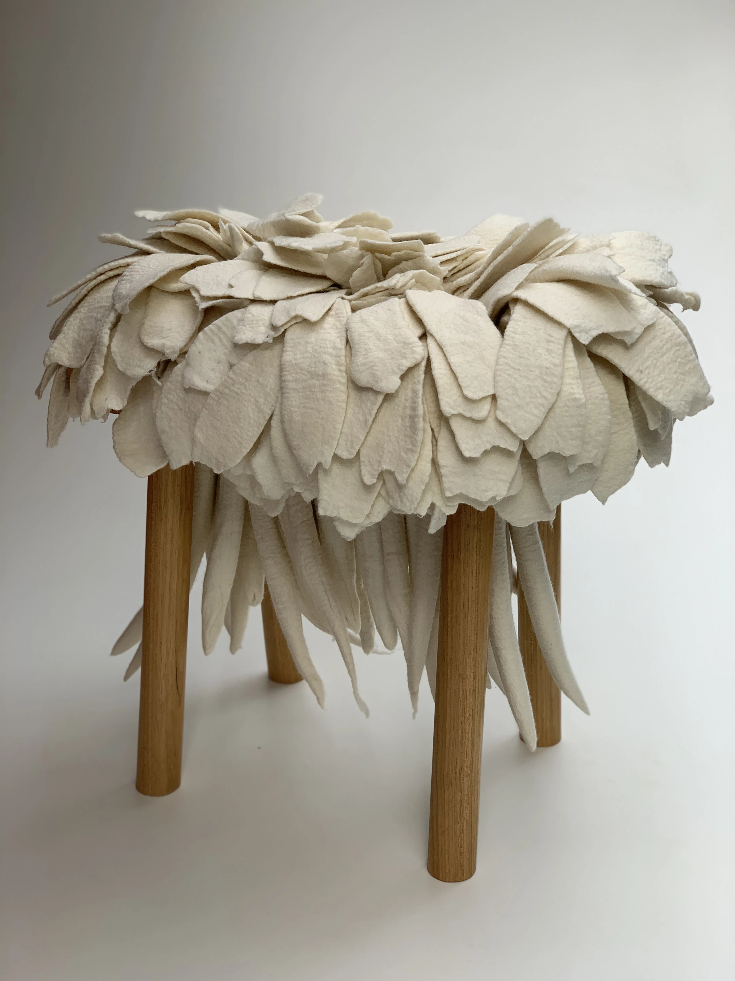 Florada stool, Inês Schertel — photo 4