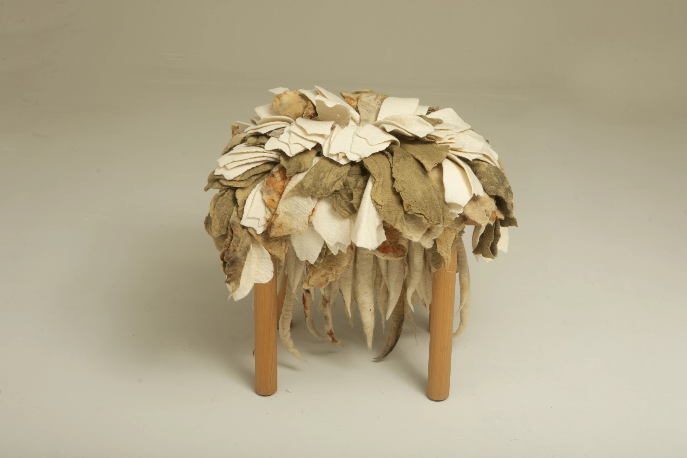 Florada stool, Inês Schertel — photo 2