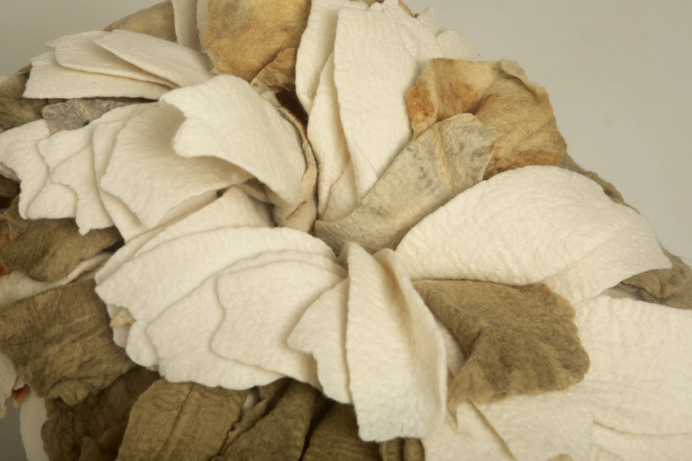 Florada stool, Inês Schertel — photo 7