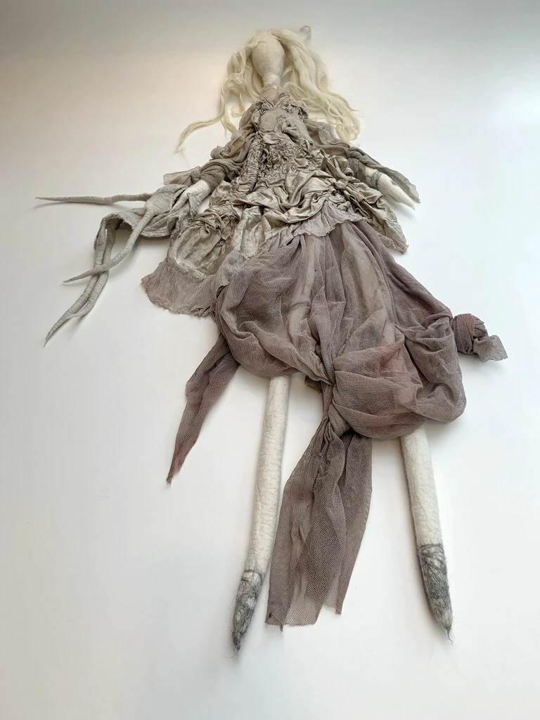 Sicrana doll — Inês Schertel