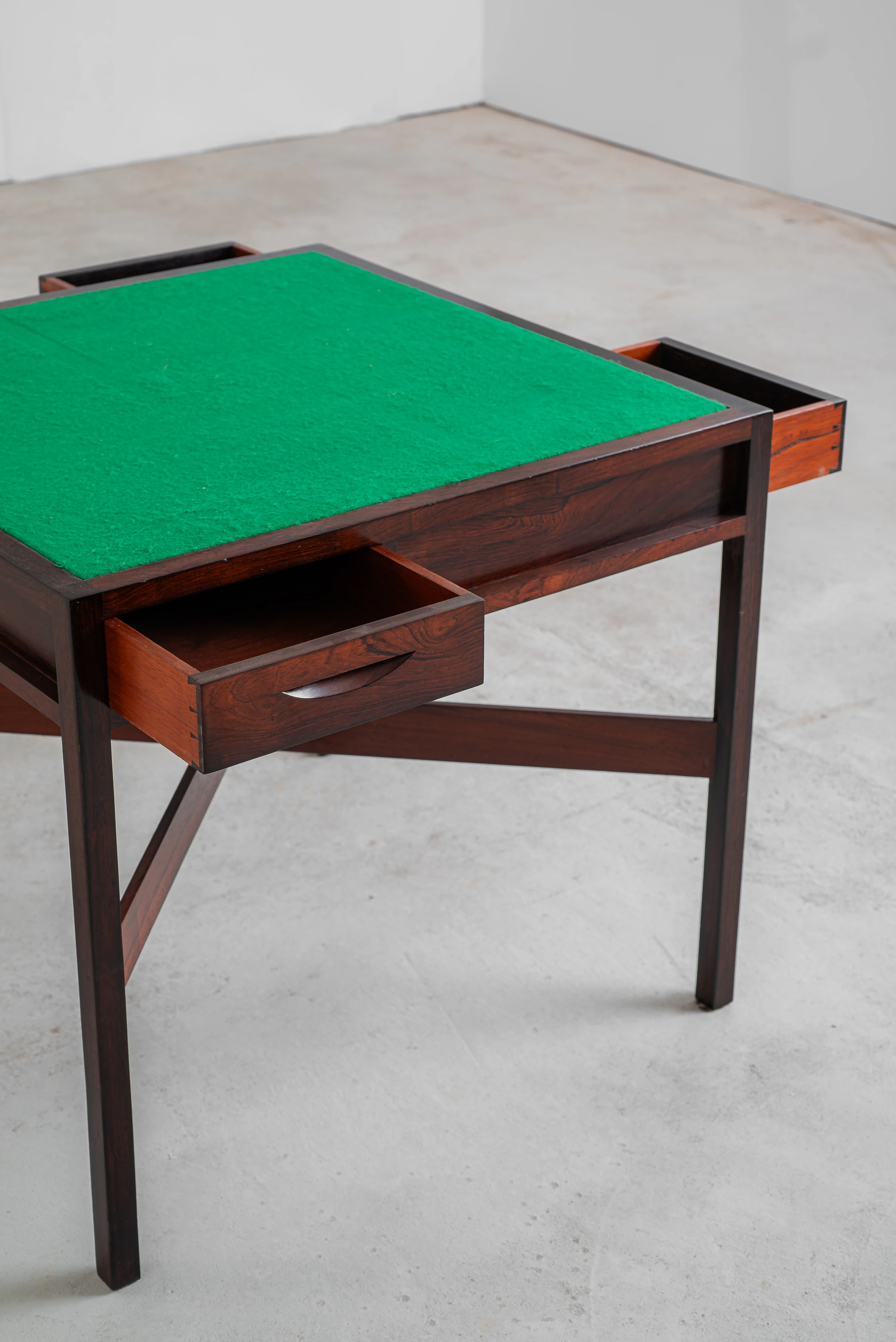 Game table, Joaquim Tenreiro — photo 4