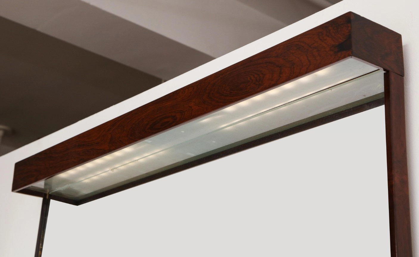 Mirror with built-in light, Joaquim Tenreiro — photo 5