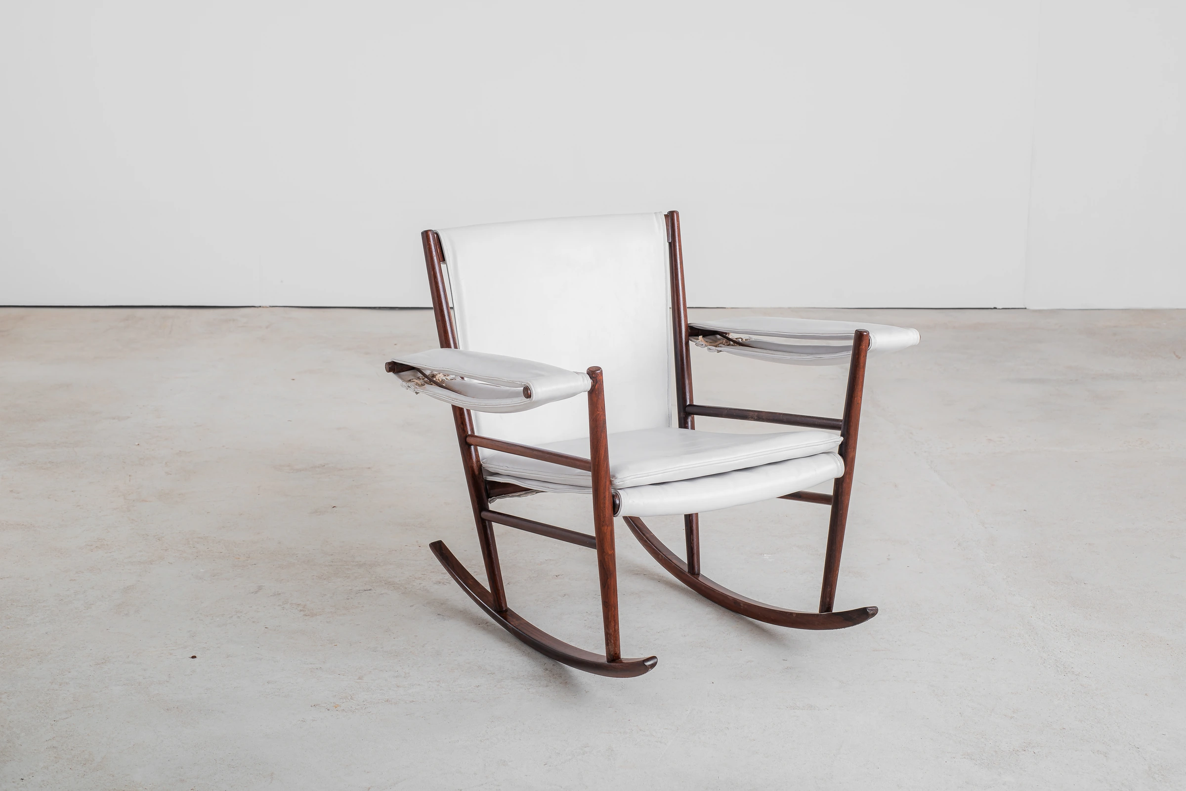 Rocking chair, Joaquim Tenreiro — photo 3