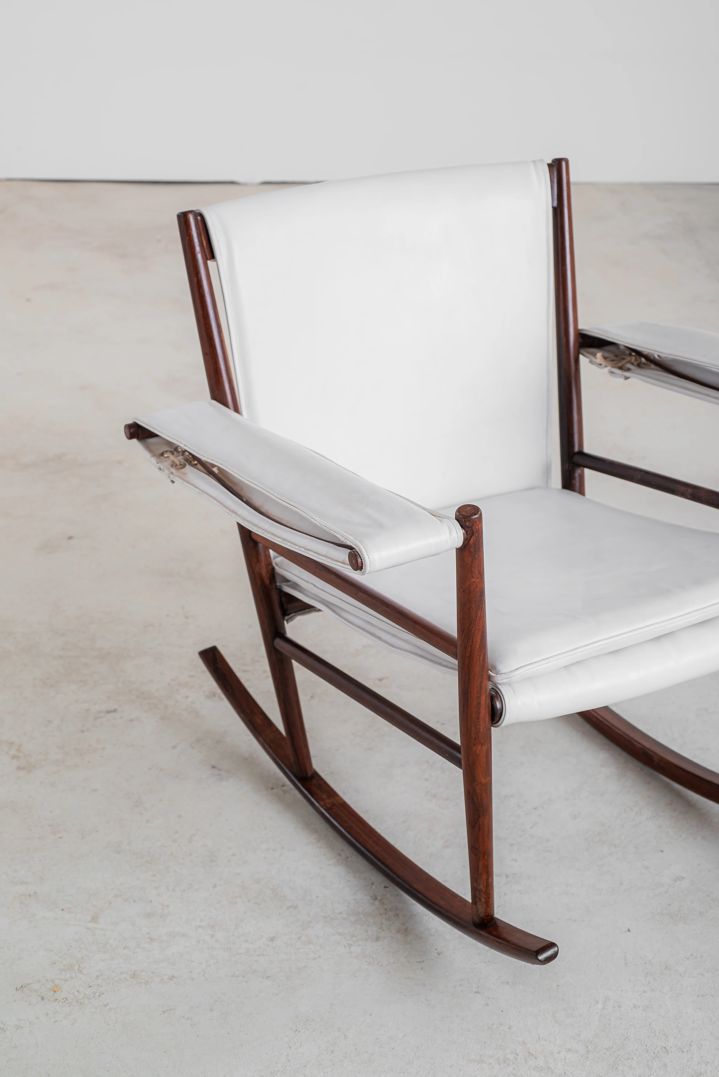 Rocking chair, Joaquim Tenreiro — photo 7