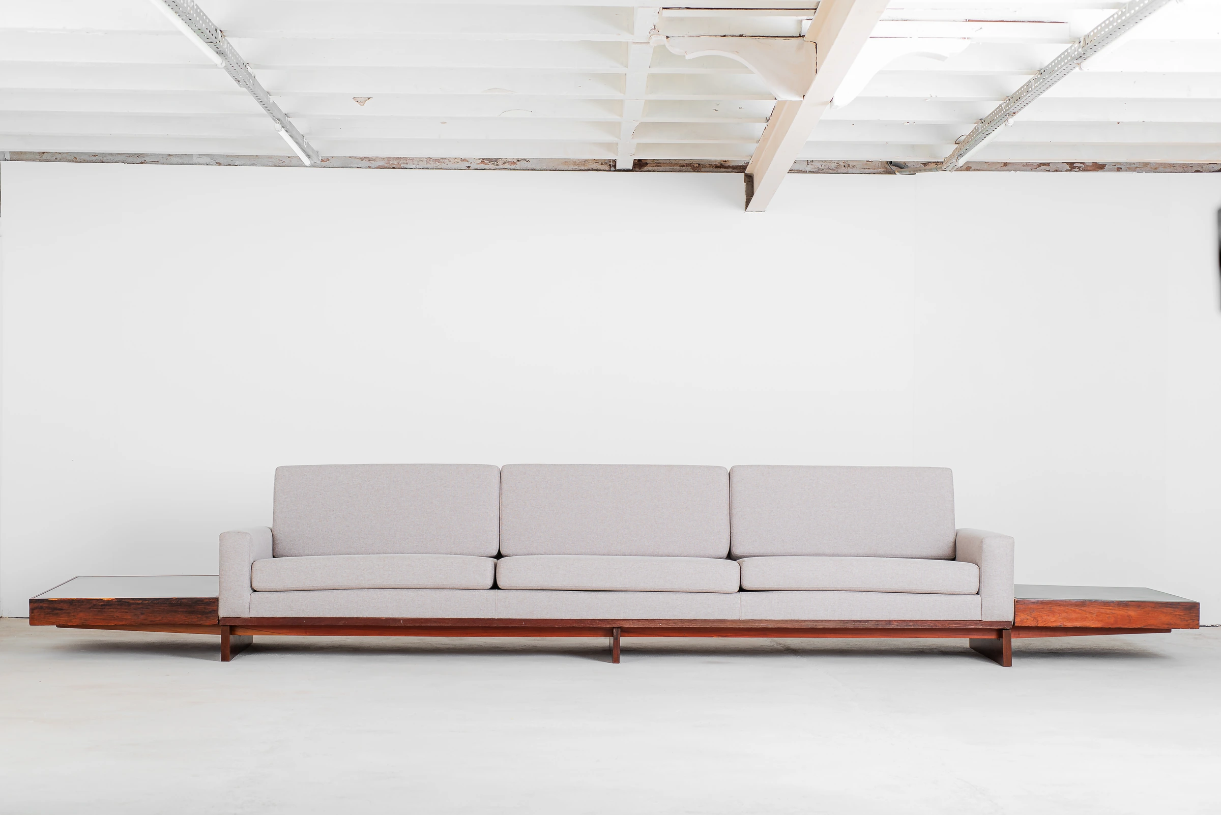 Sofa with side tables — Joaquim Tenreiro