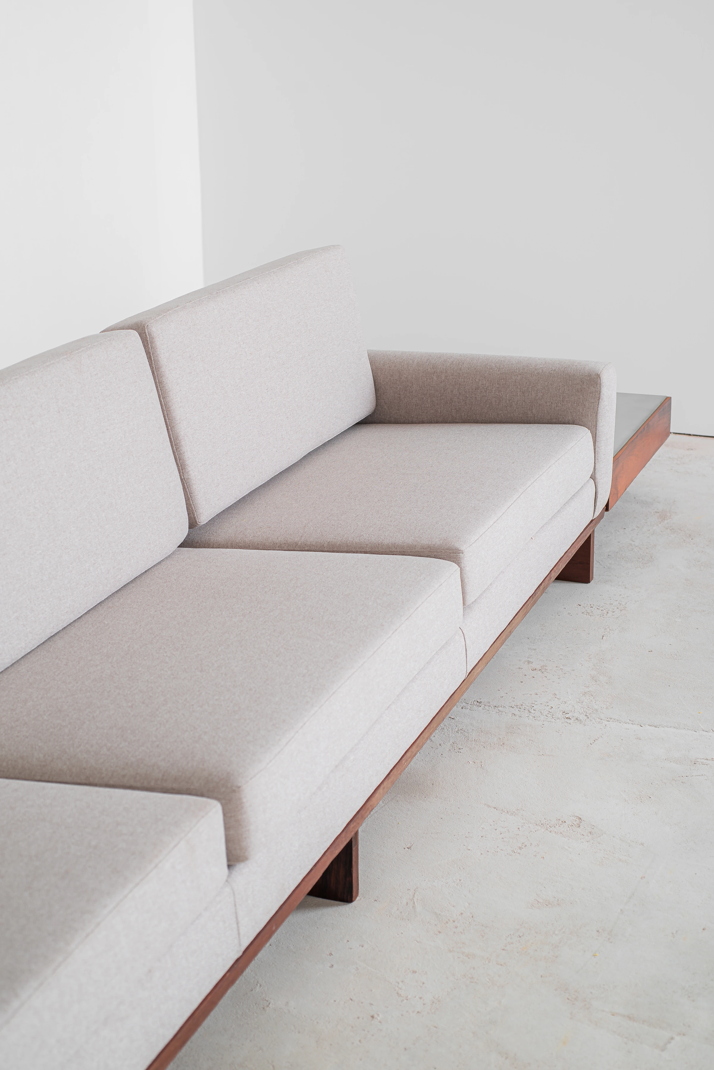 Sofa with side tables, Joaquim Tenreiro — photo 7