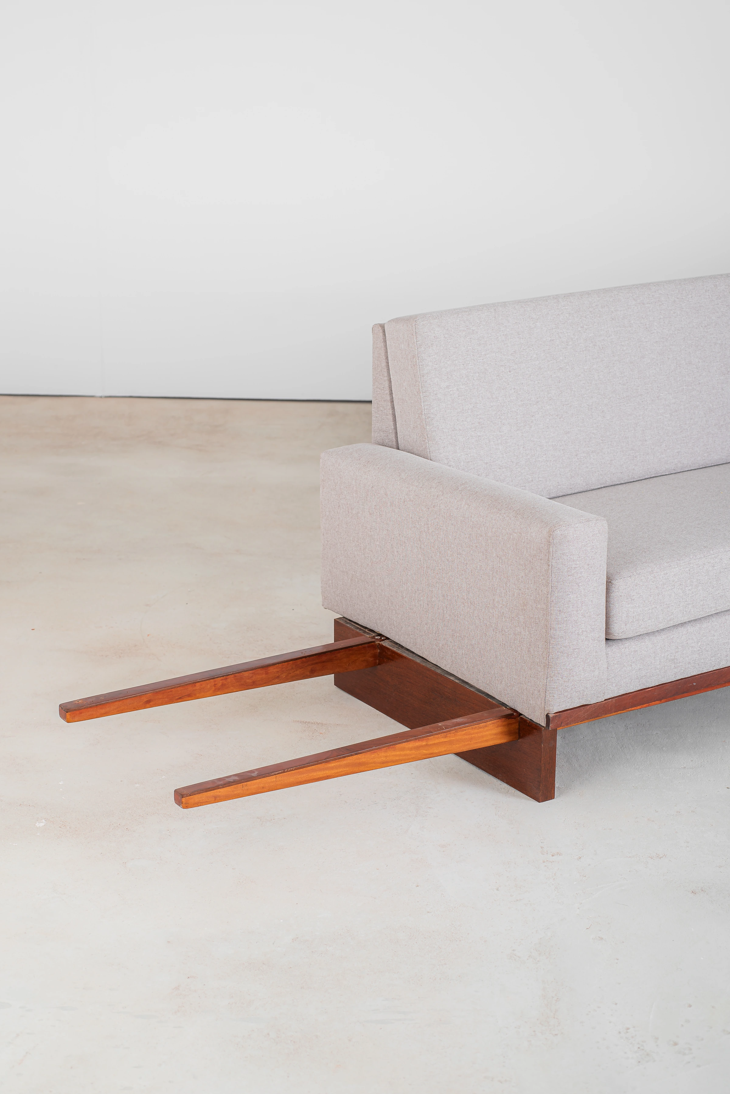 Sofa with side tables, Joaquim Tenreiro — photo 8