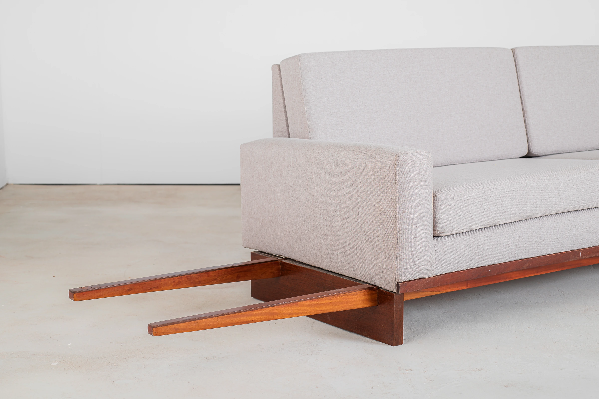 Sofa with side tables, Joaquim Tenreiro — photo 9