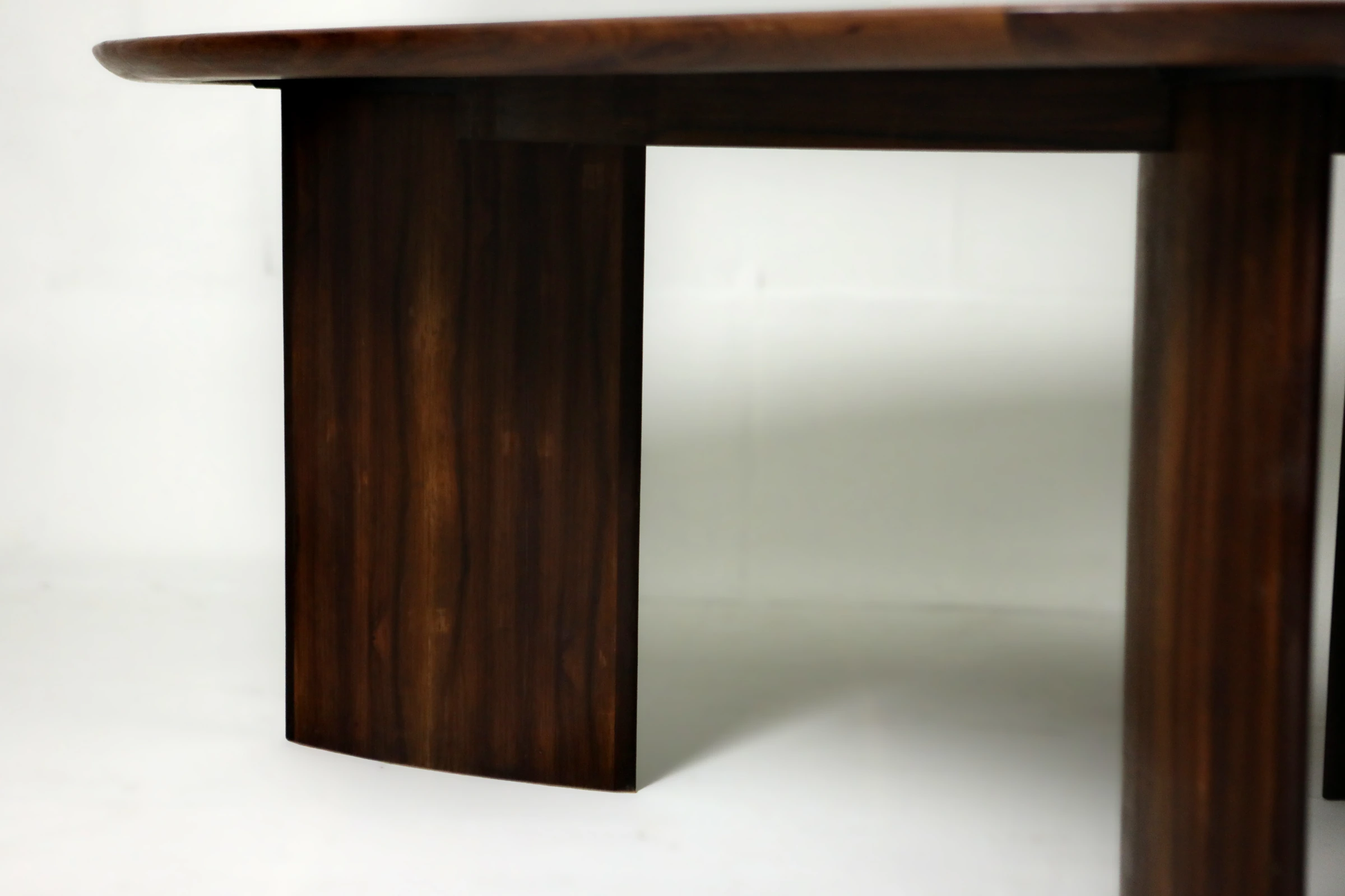 Triangular table, Joaquim Tenreiro — photo 2