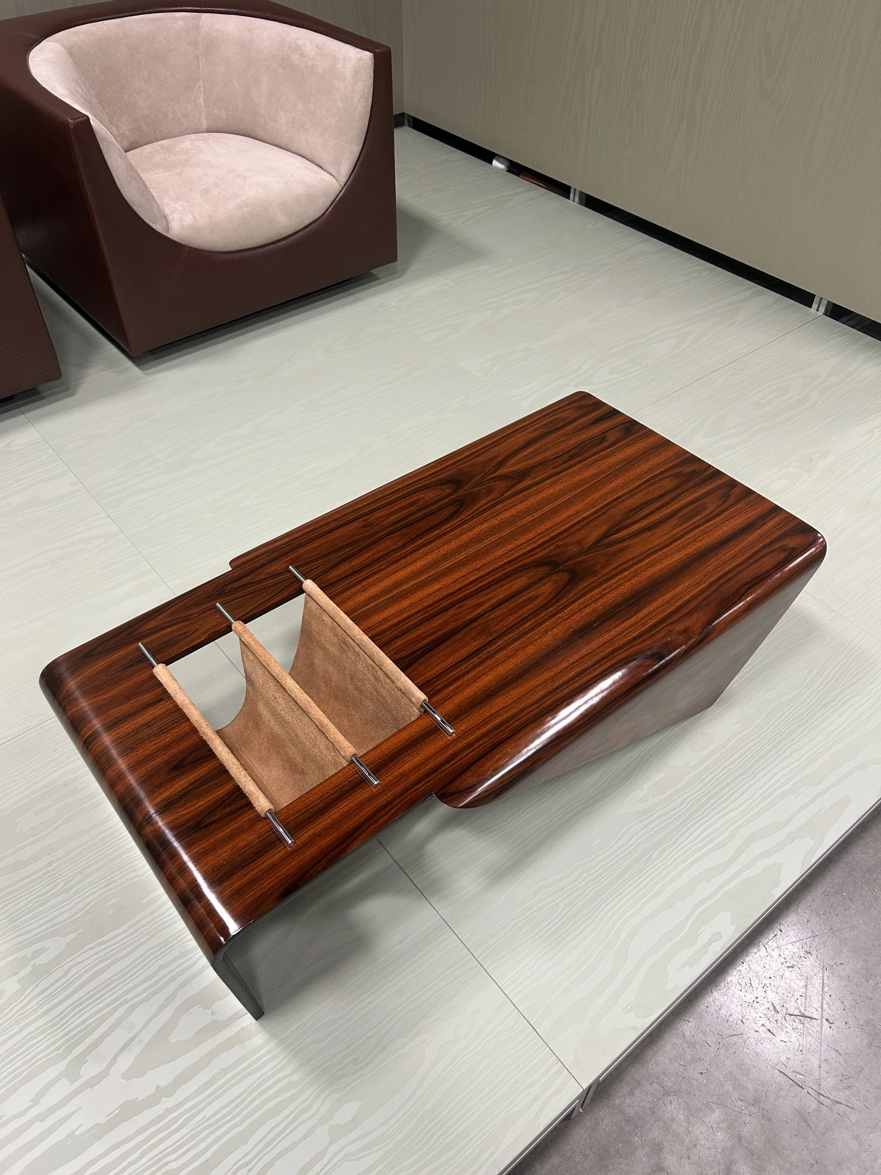 Andorinha coffee Table with magazine rack, Jorge Zalszupin — photo 3
