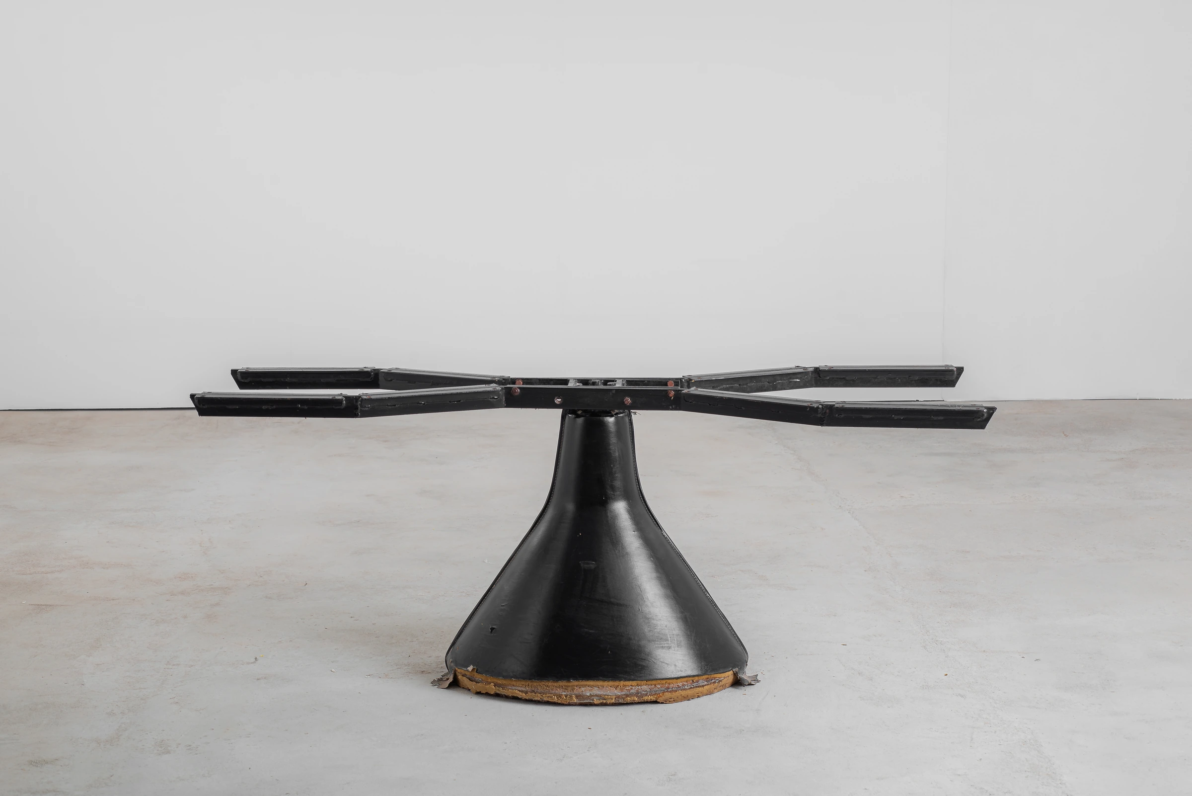Guanabara table, Jorge Zalszupin — photo 7