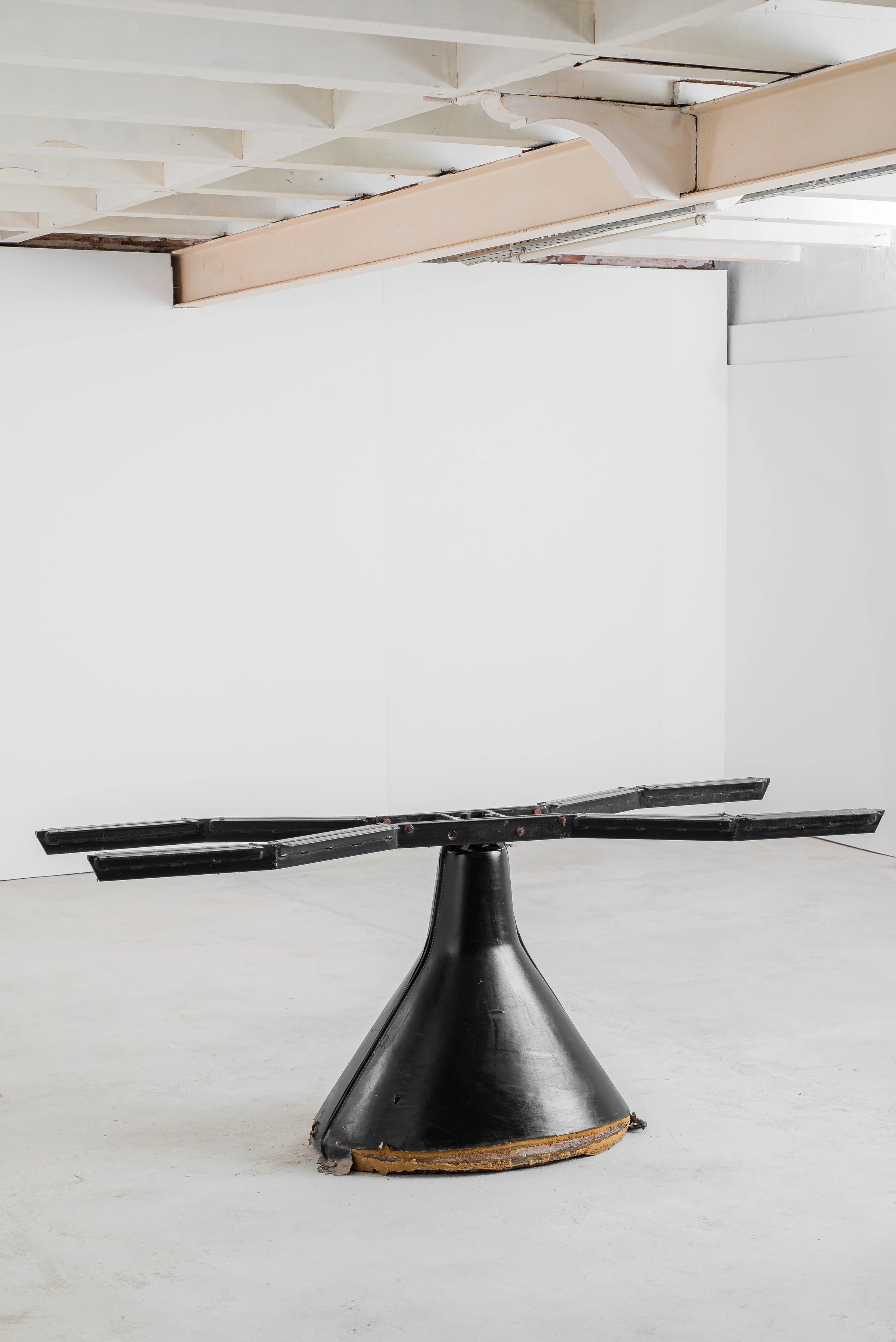 Guanabara table, Jorge Zalszupin — photo 8
