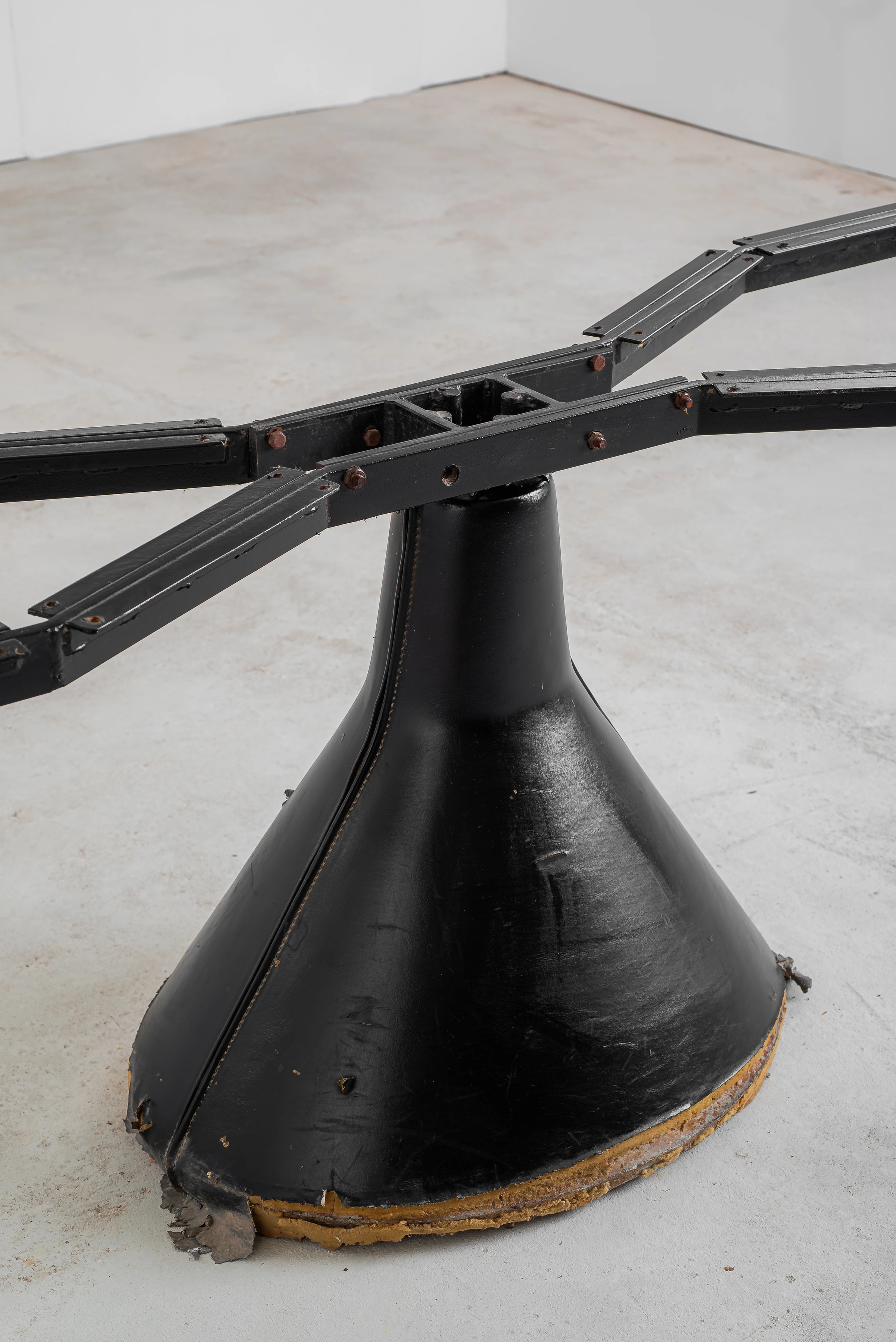 Guanabara table, Jorge Zalszupin — photo 9